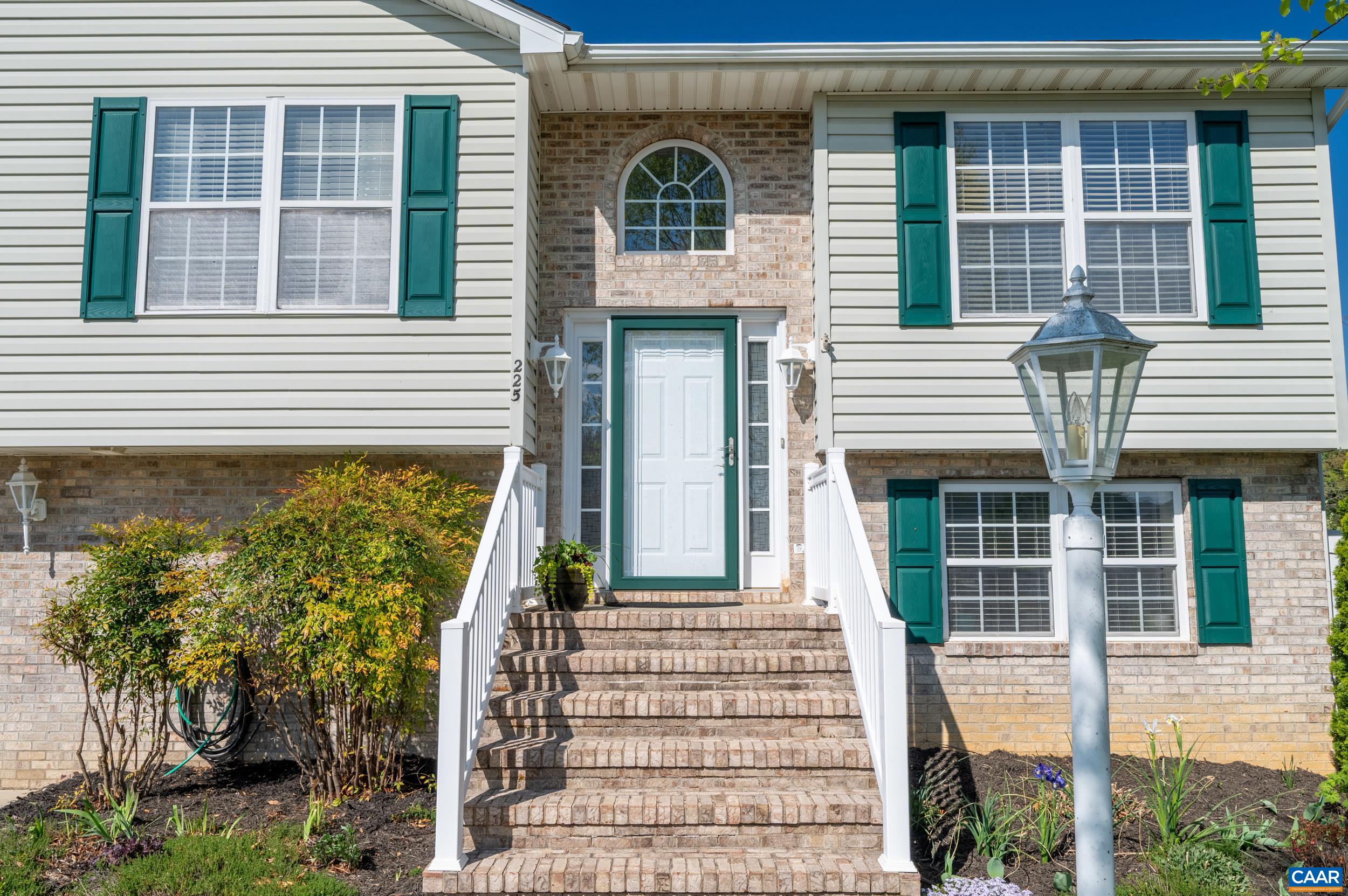 225 MAYFIELD LN