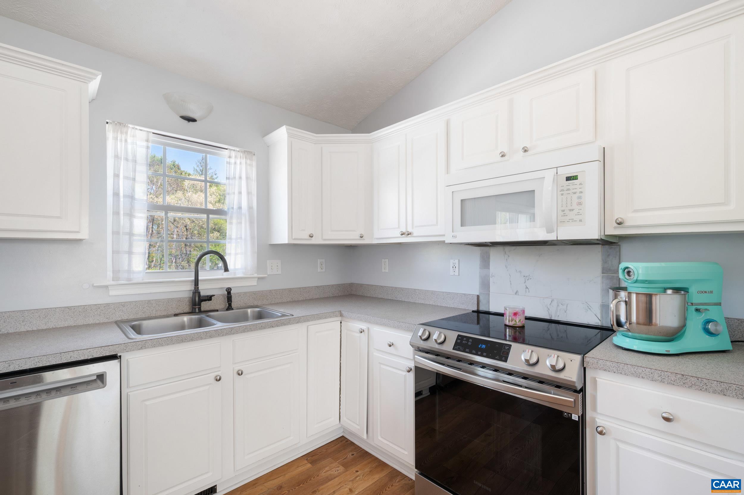 225 MAYFIELD LN