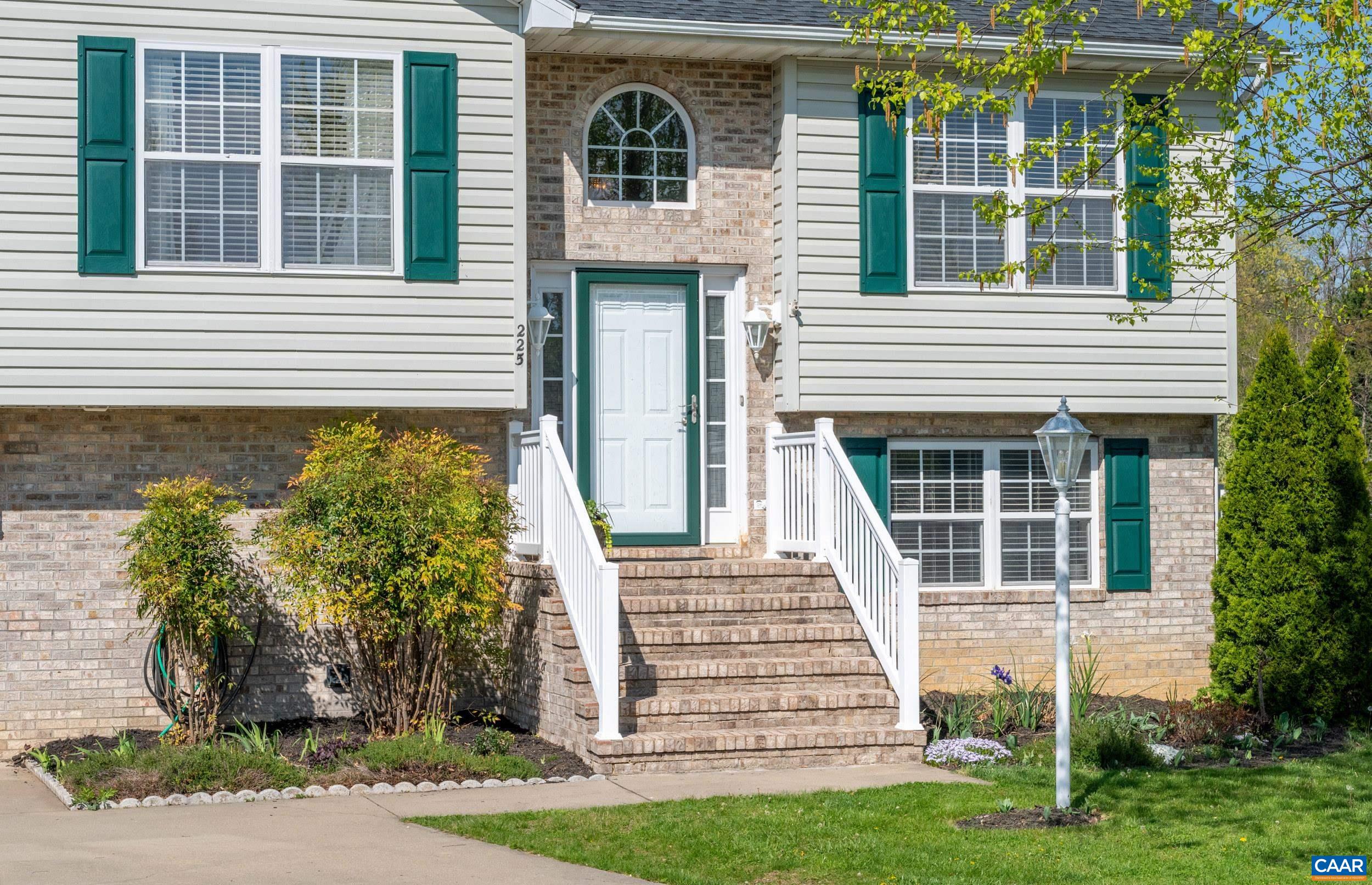 225 MAYFIELD LN