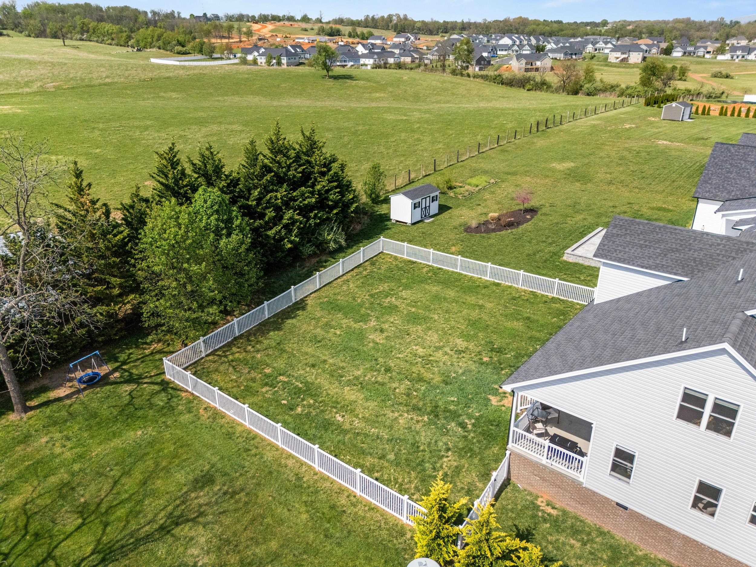 137 TOMASVILLE DR