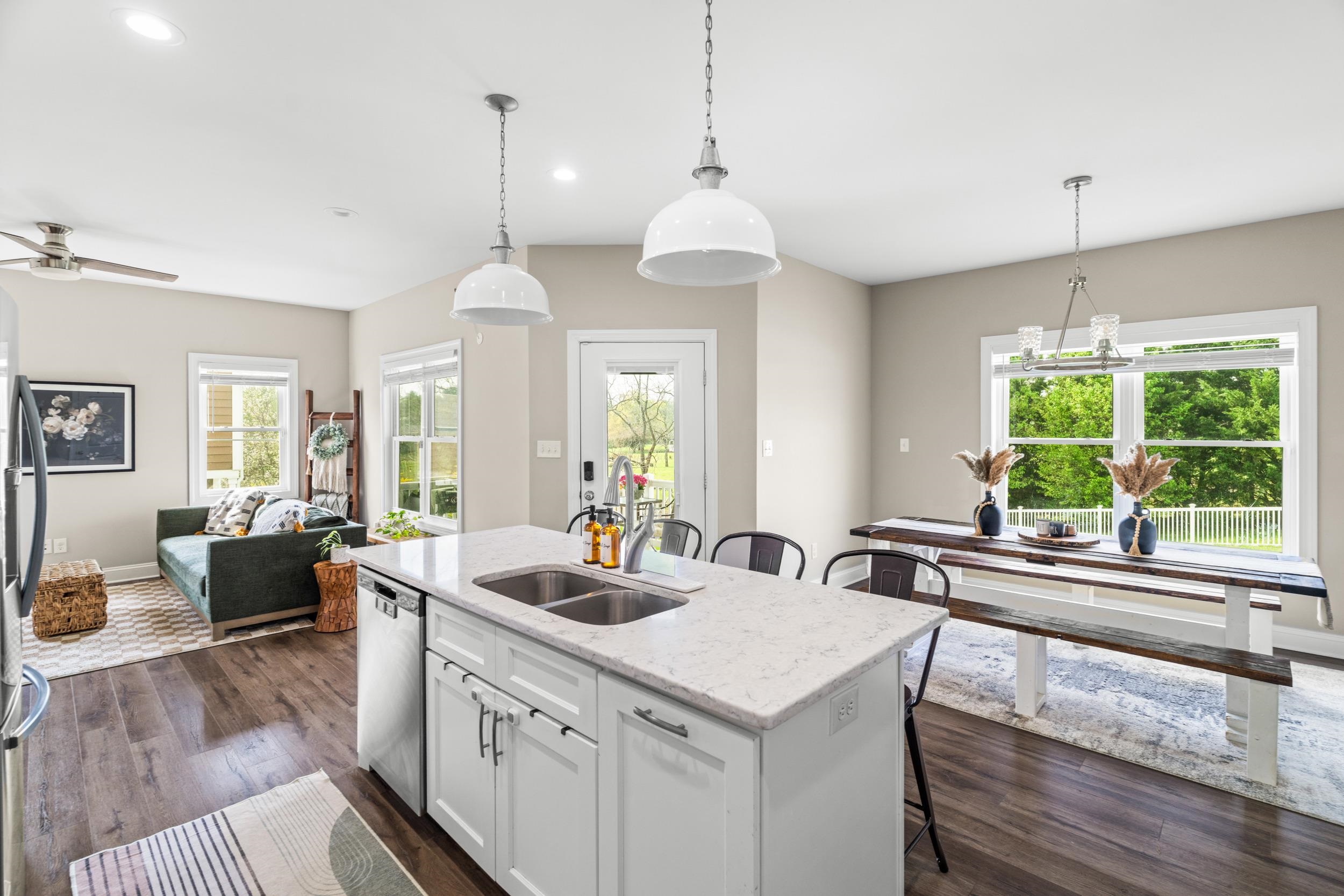 137 TOMASVILLE DR