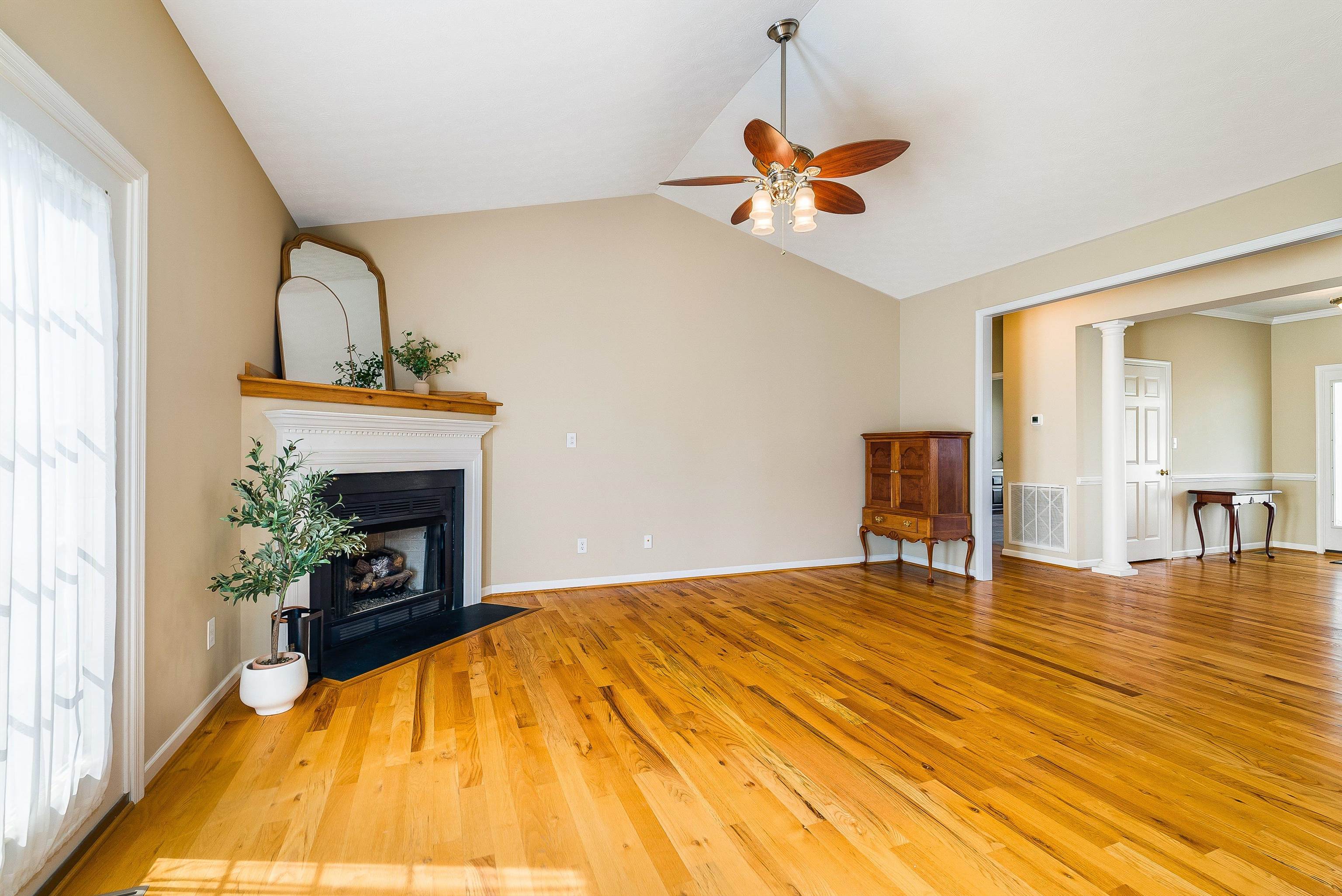 84 WINDSOR DR