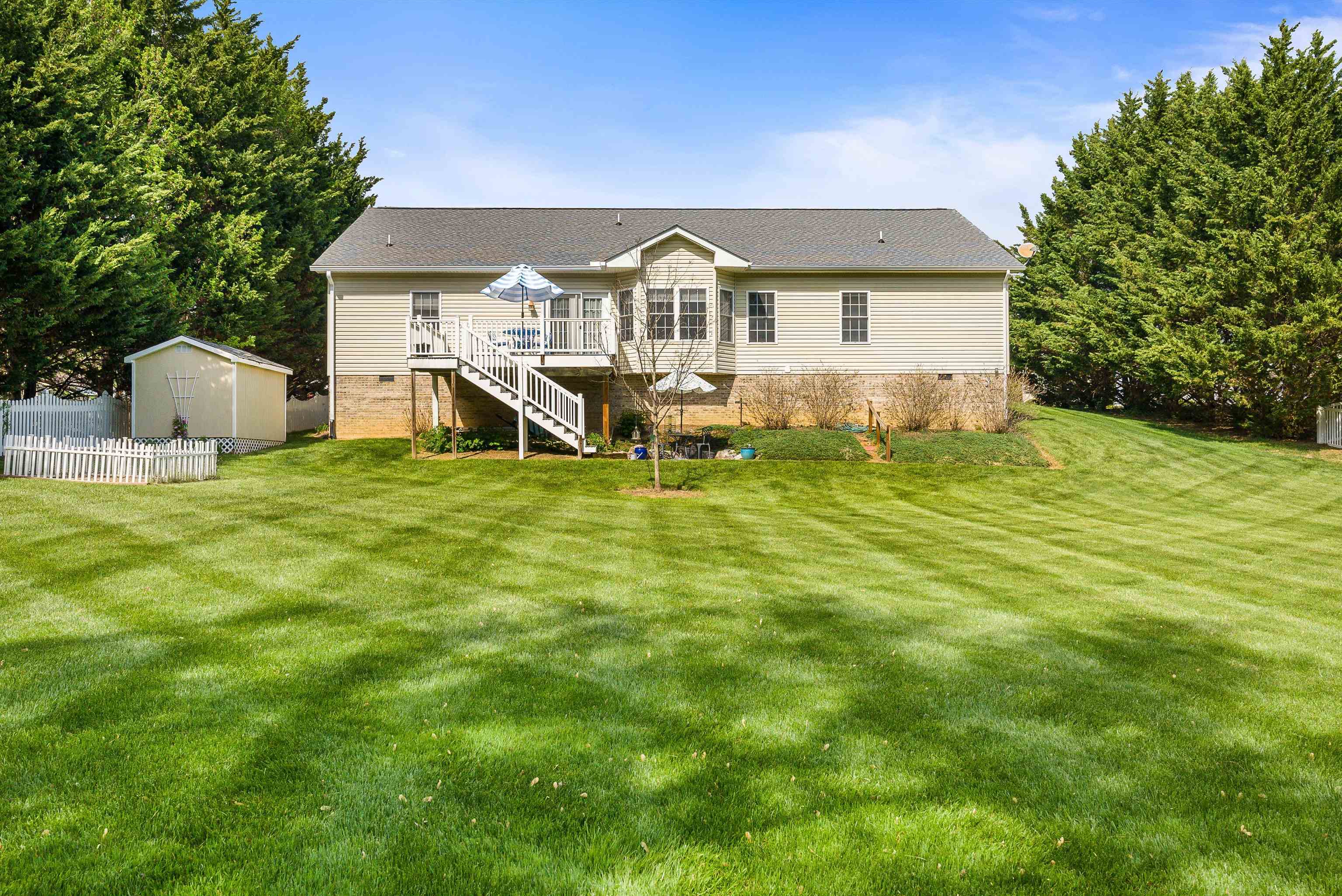 84 WINDSOR DR