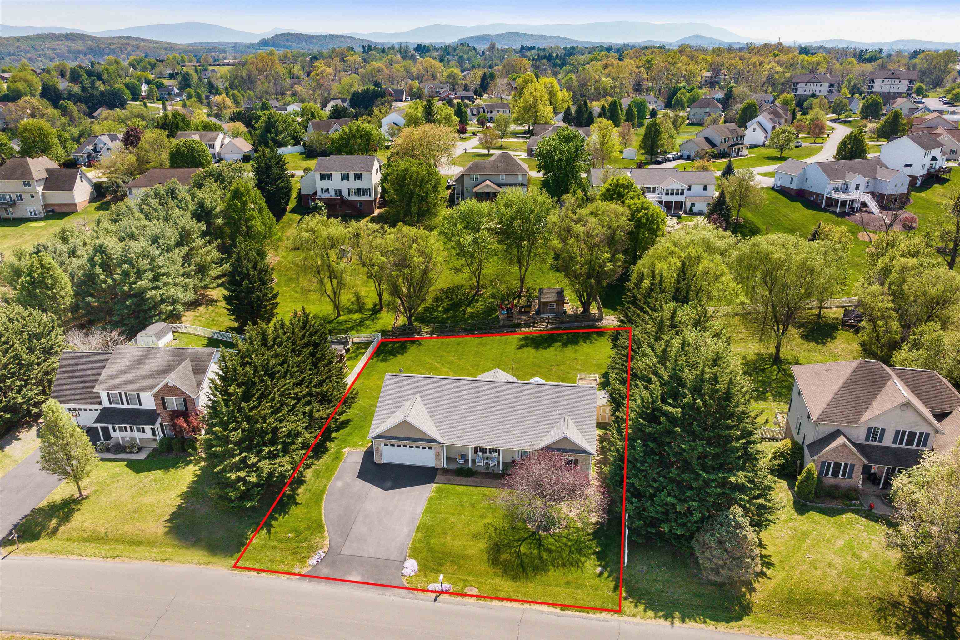 84 WINDSOR DR