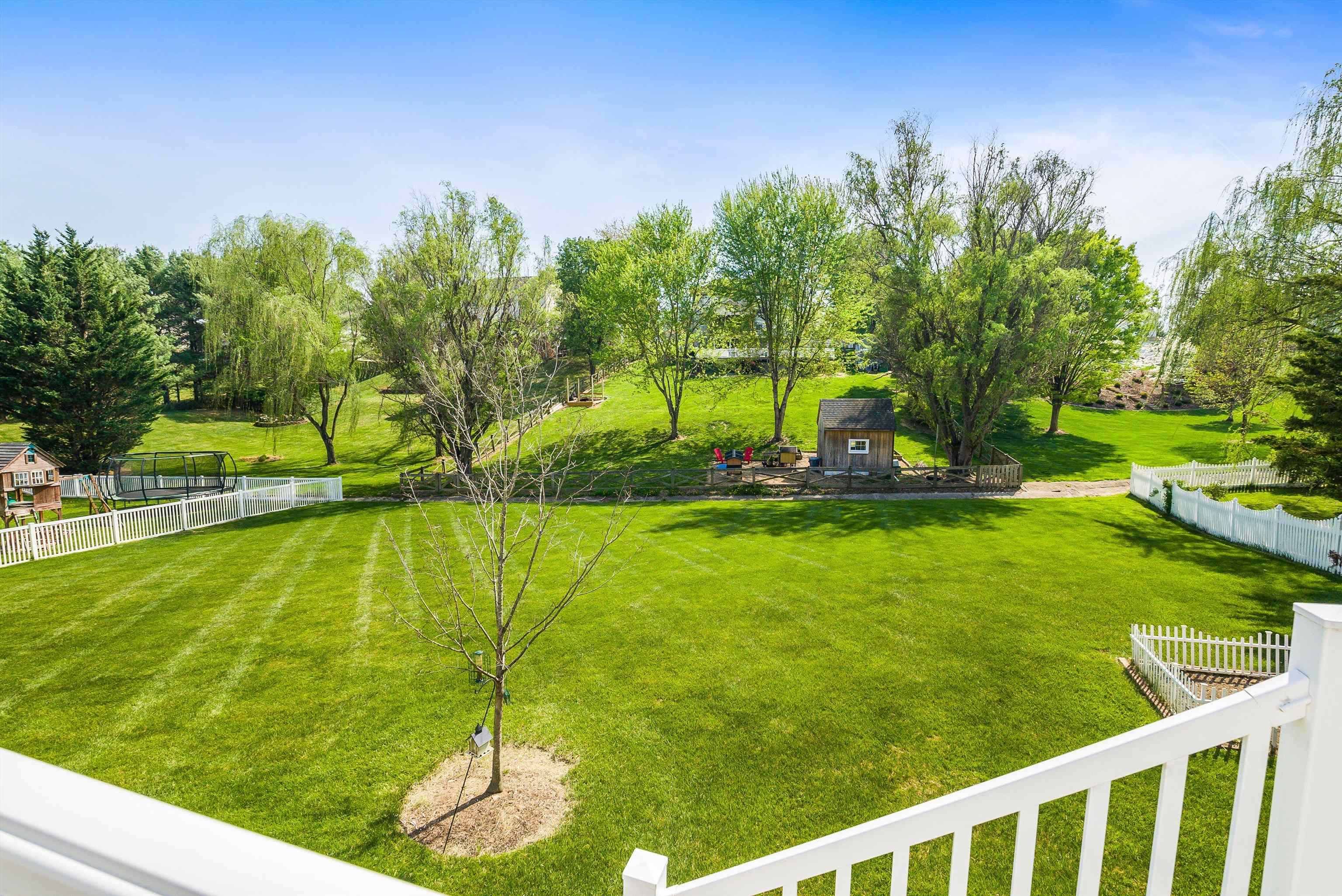 84 WINDSOR DR