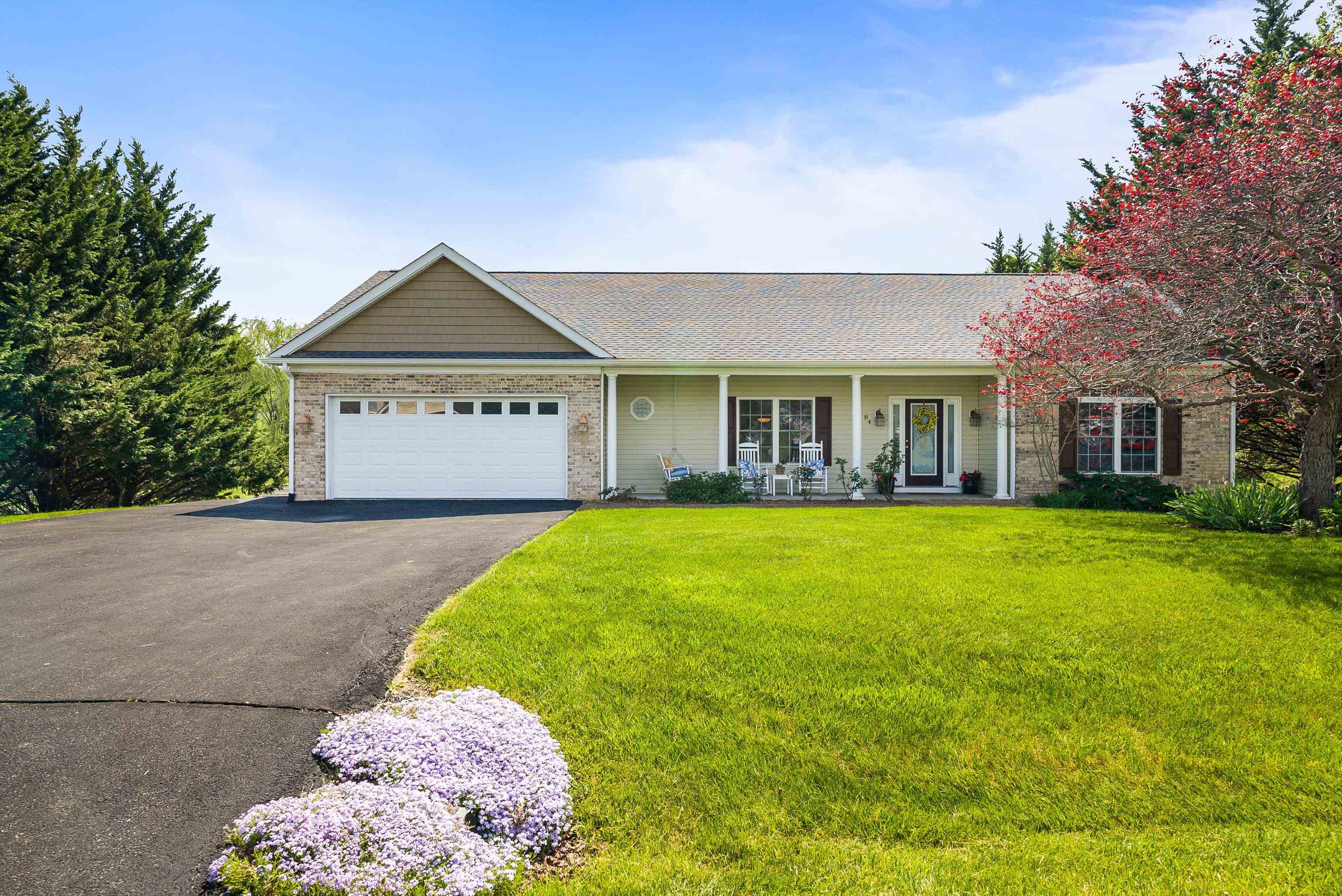 84 WINDSOR DR