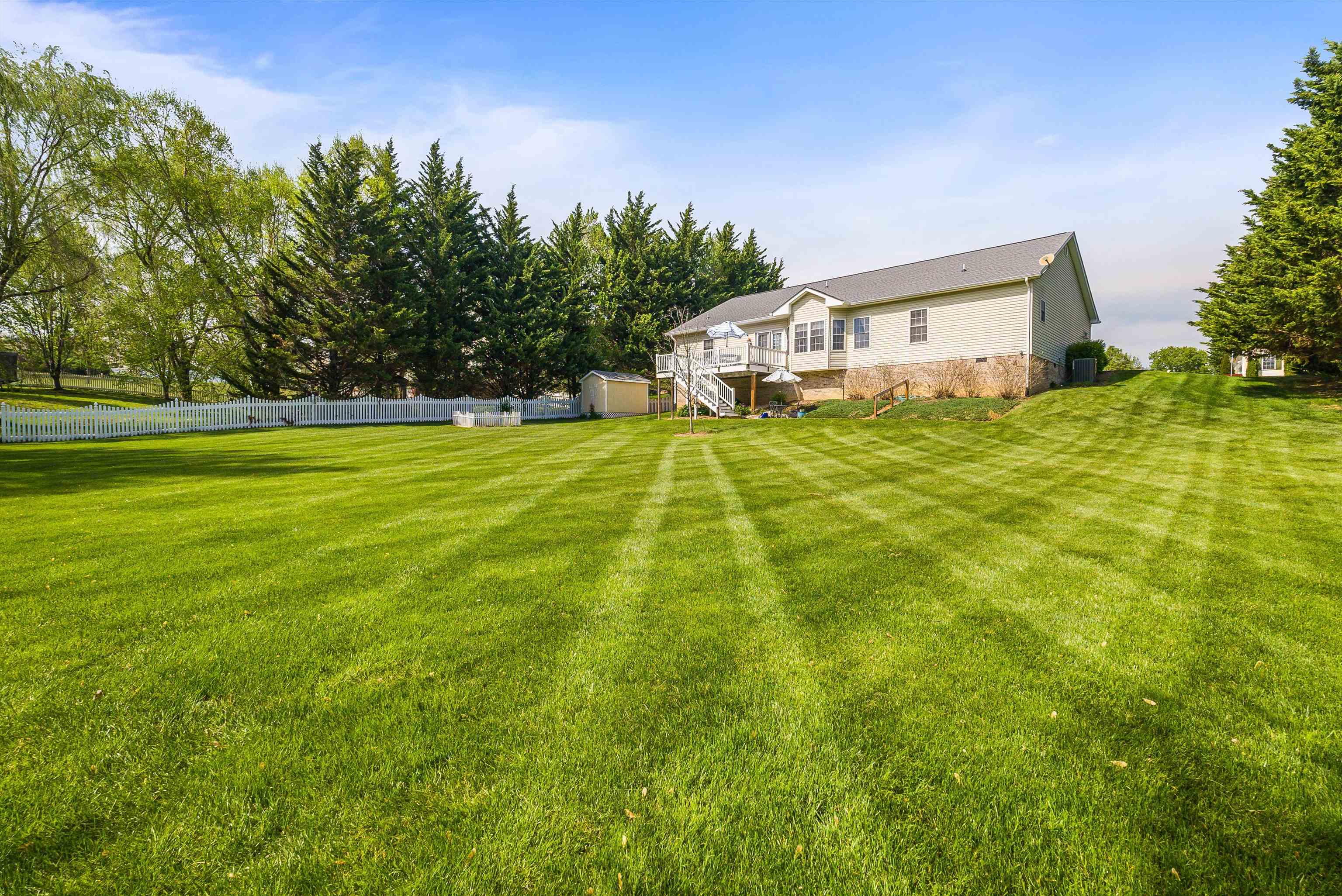 84 WINDSOR DR