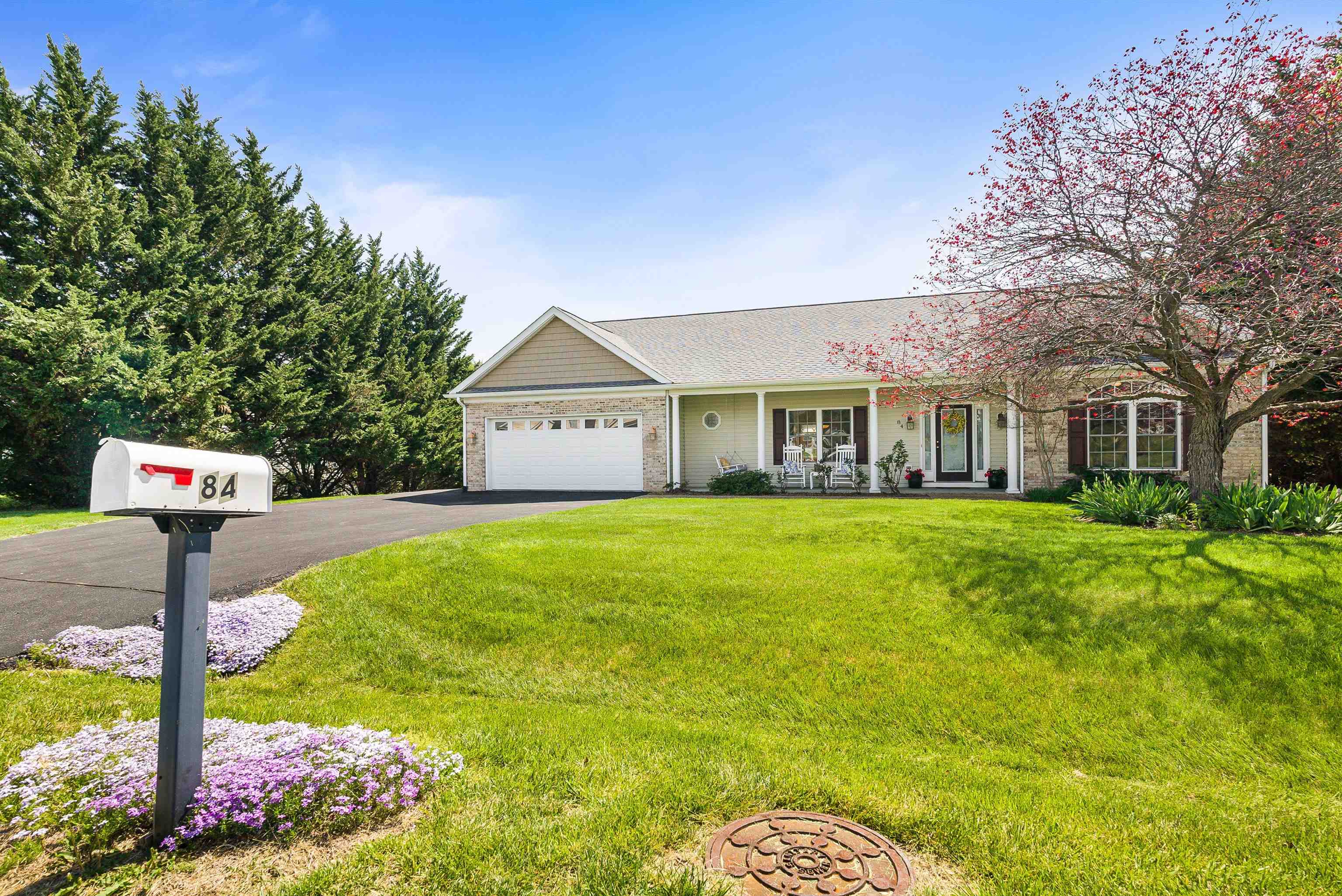 84 WINDSOR DR