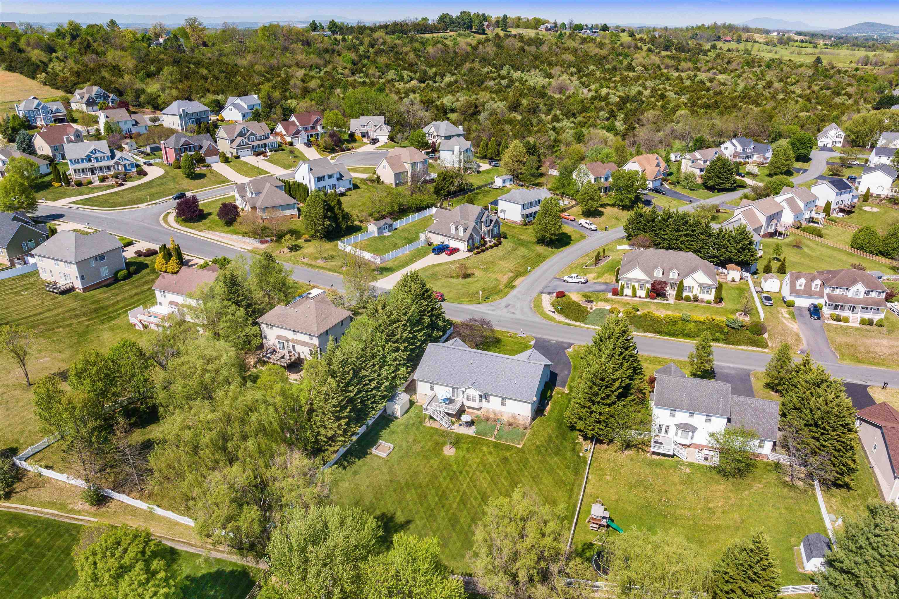 84 WINDSOR DR