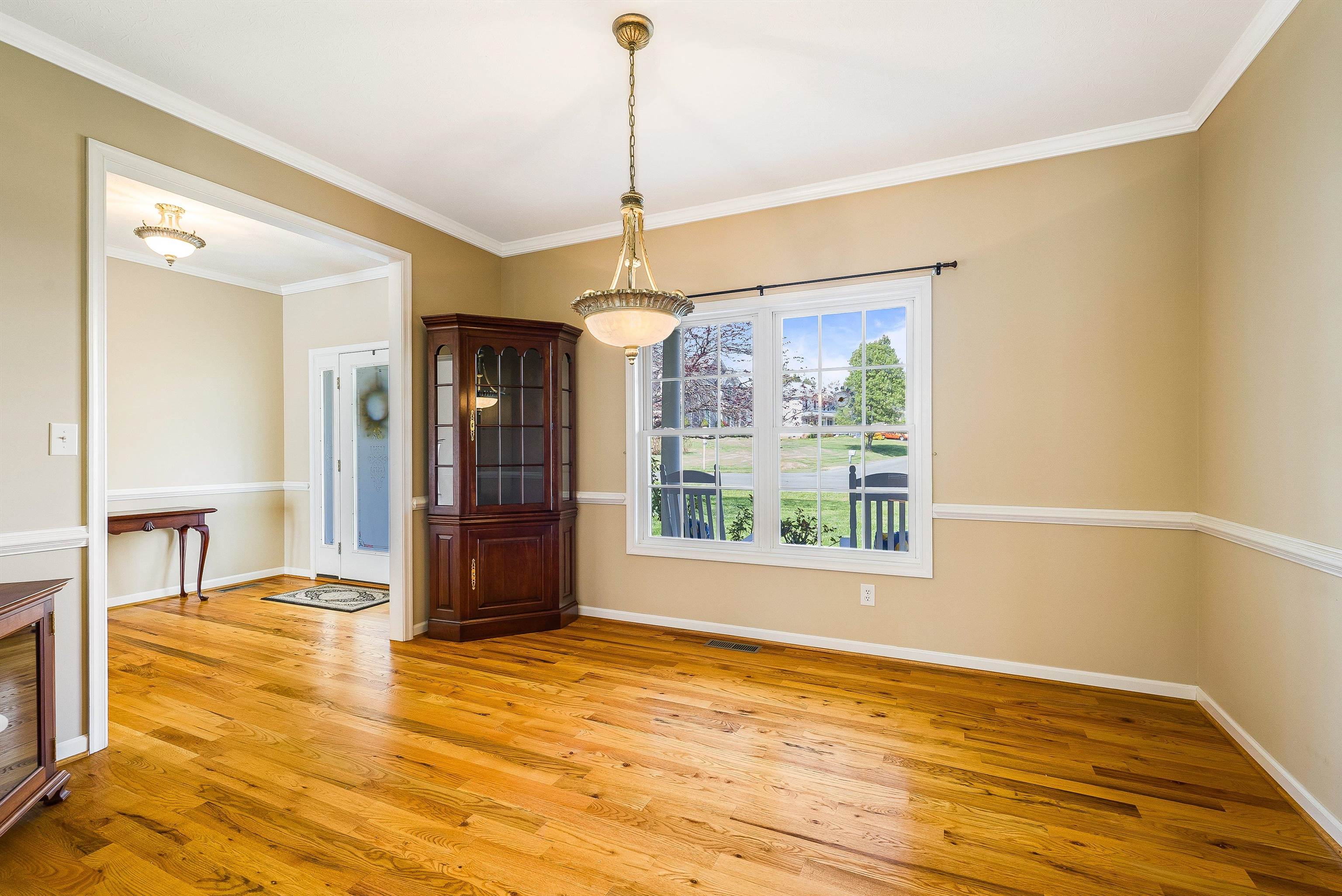 84 WINDSOR DR
