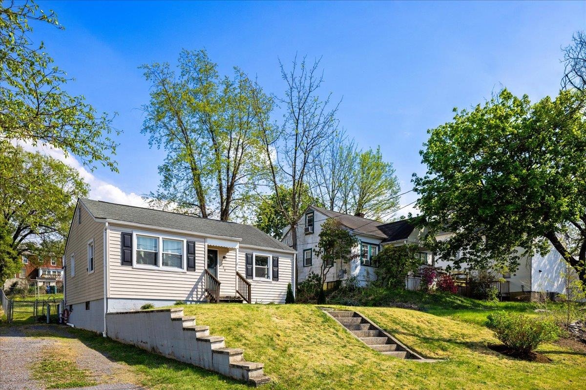428 S POPLAR AVE