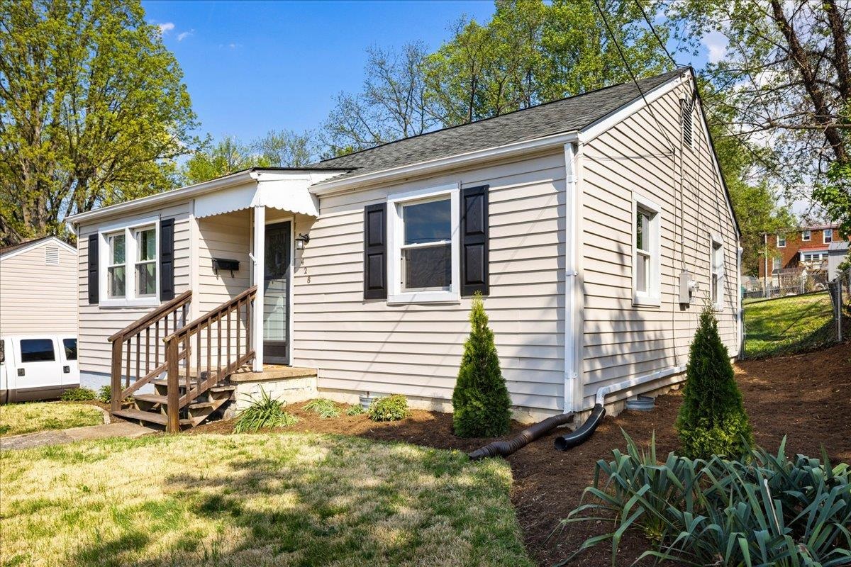 428 S POPLAR AVE