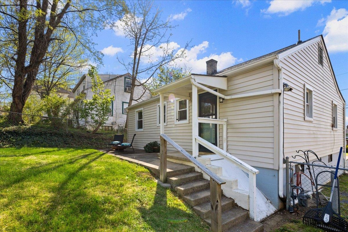 428 S POPLAR AVE