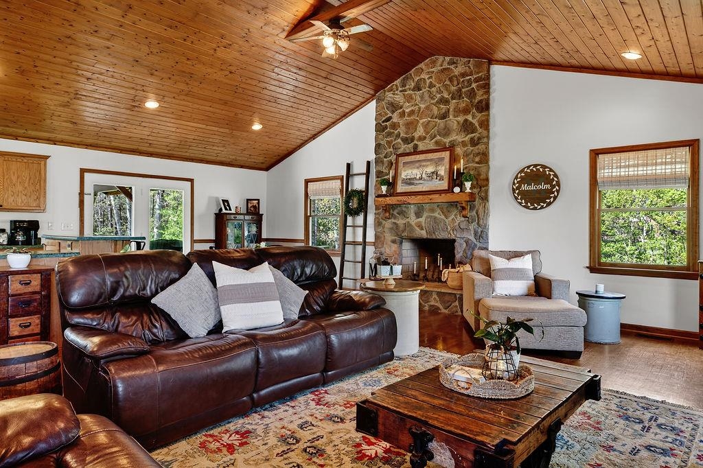 576 VINEGAR HILL RD