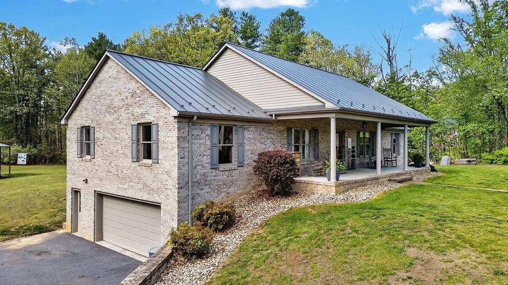 576 VINEGAR HILL RD