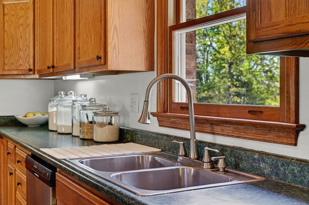 576 VINEGAR HILL RD