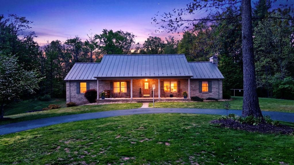 576 VINEGAR HILL RD