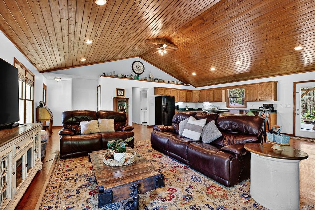 576 VINEGAR HILL RD