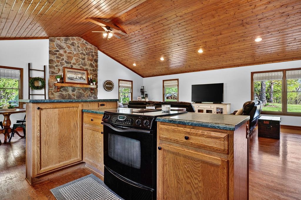 576 VINEGAR HILL RD
