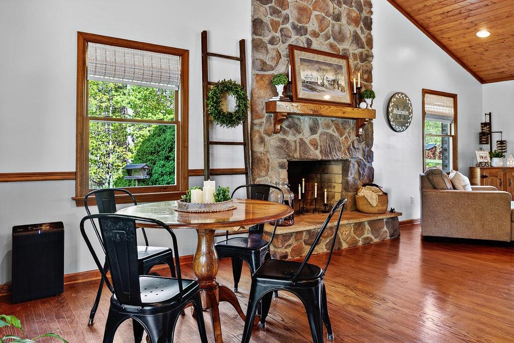 576 VINEGAR HILL RD