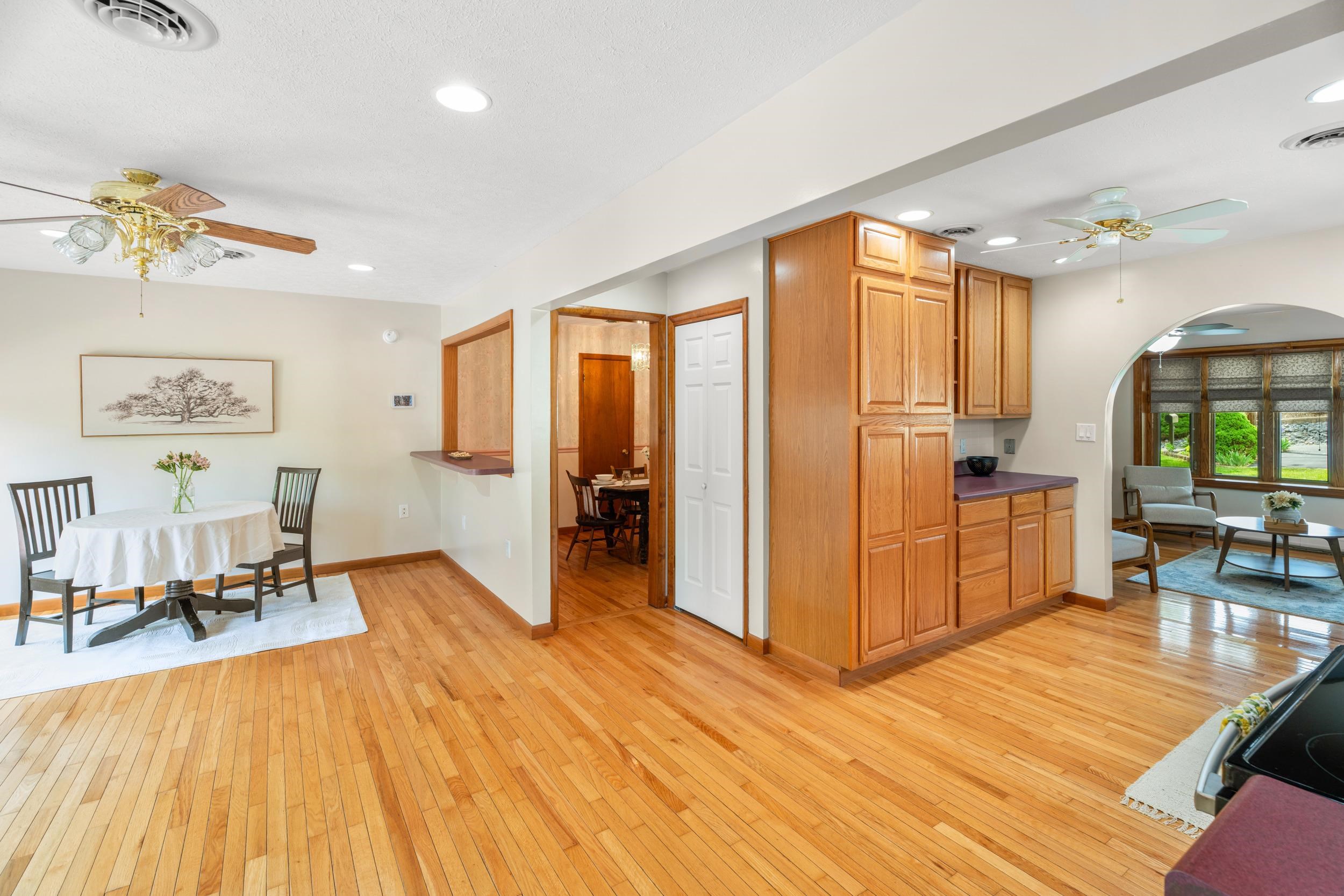 35 HILLSIDE DR