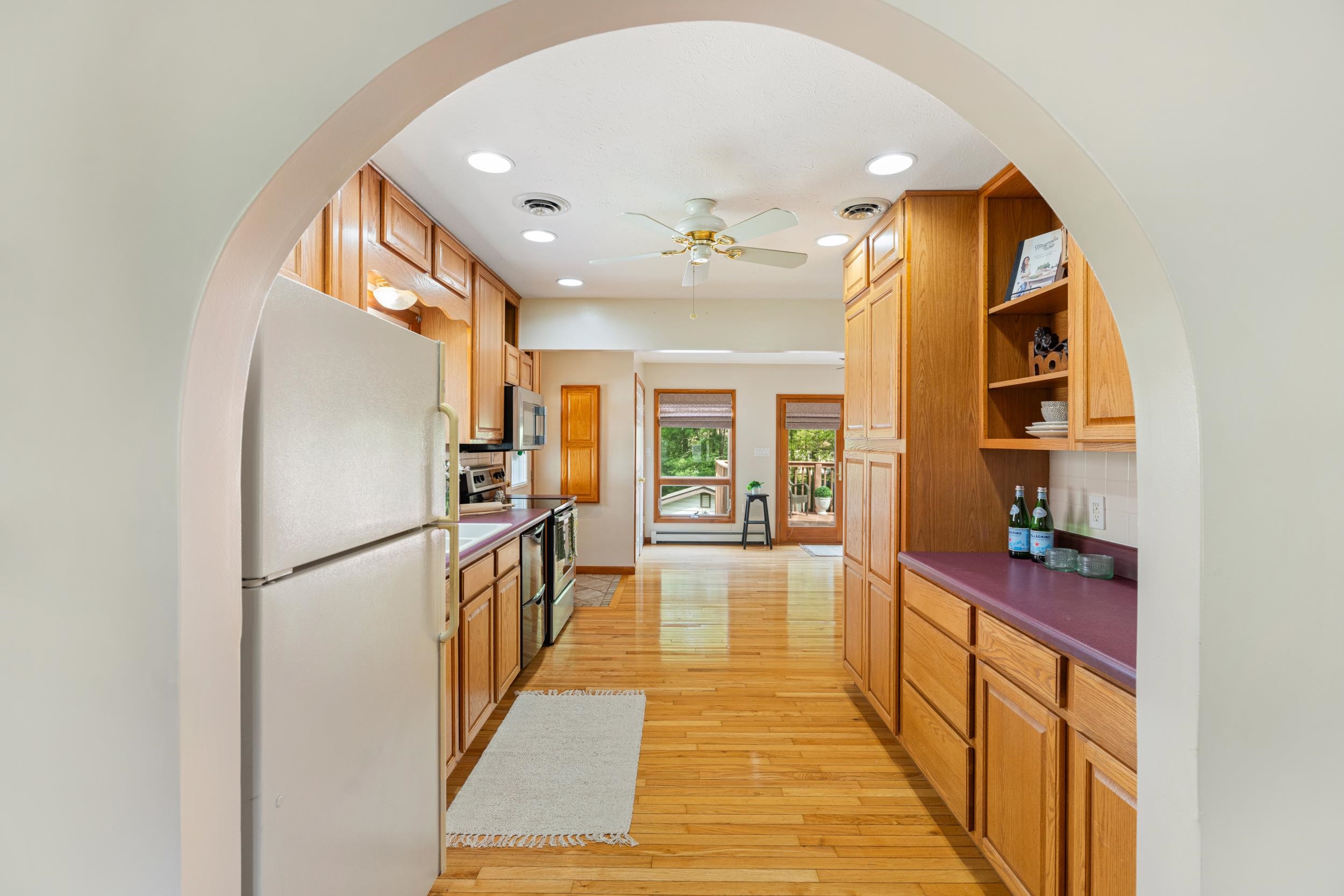 35 HILLSIDE DR