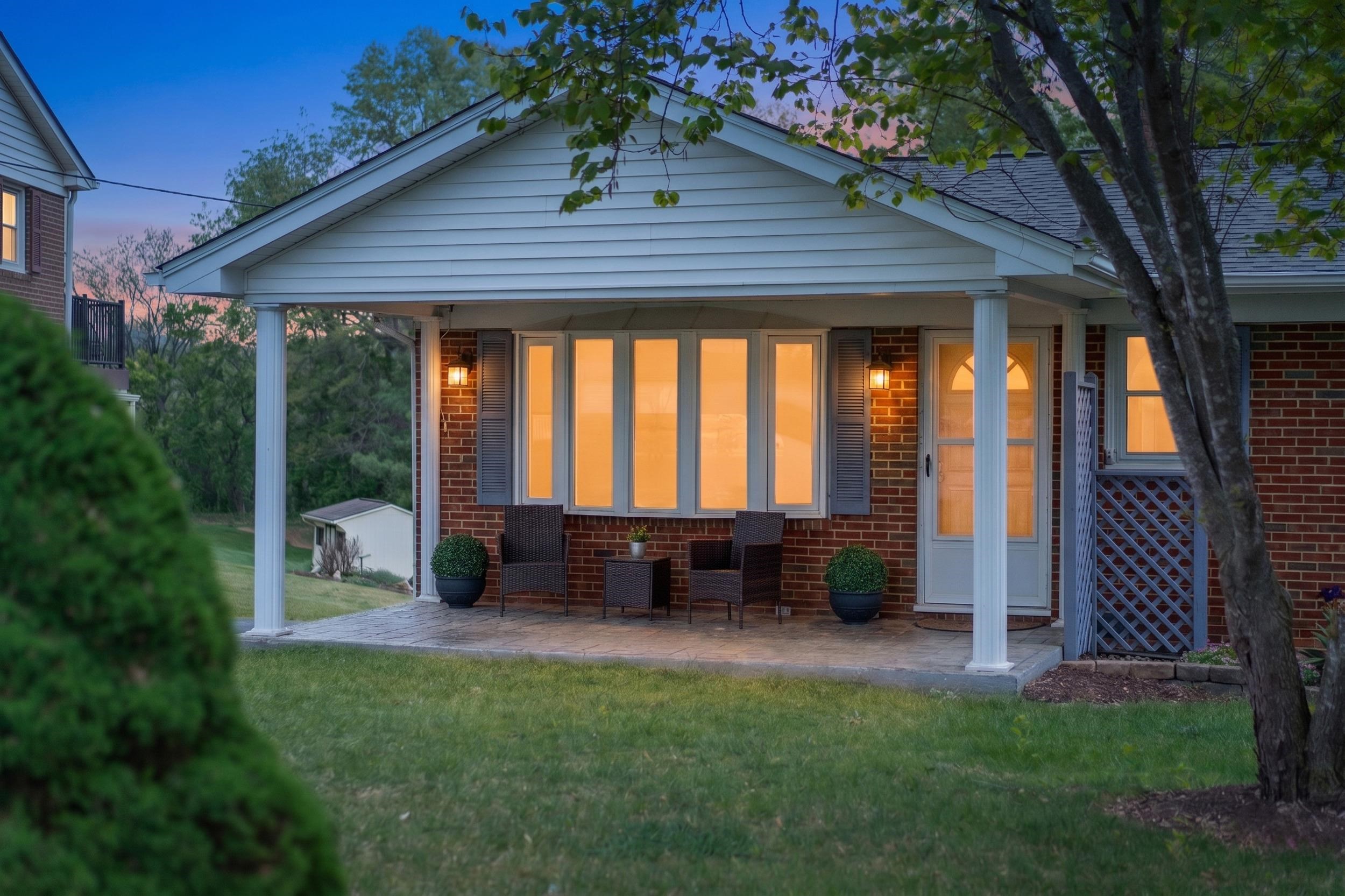 35 HILLSIDE DR