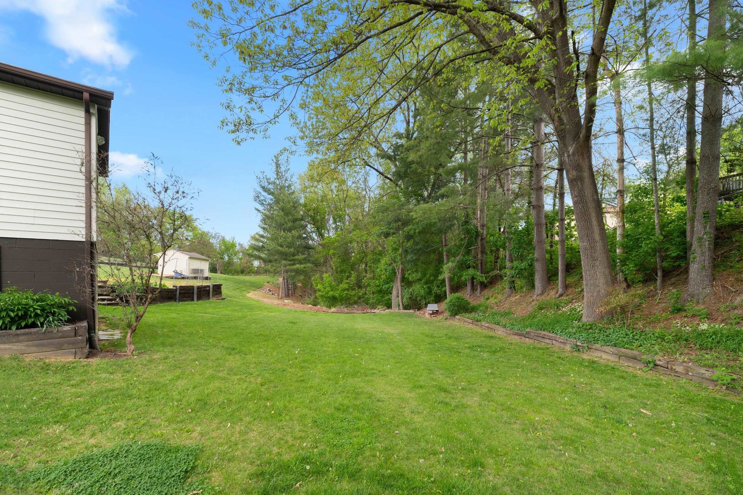 35 HILLSIDE DR