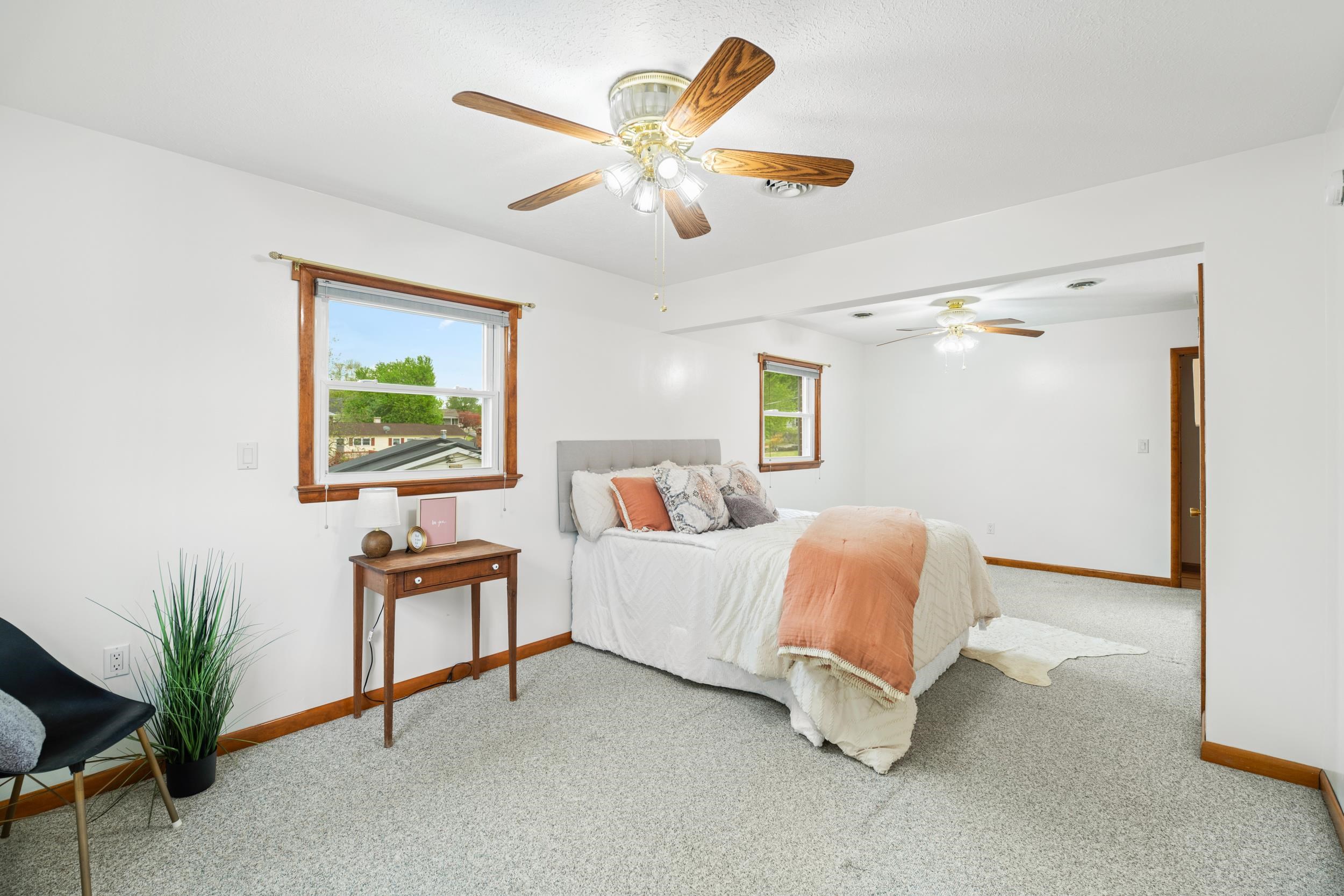 35 HILLSIDE DR