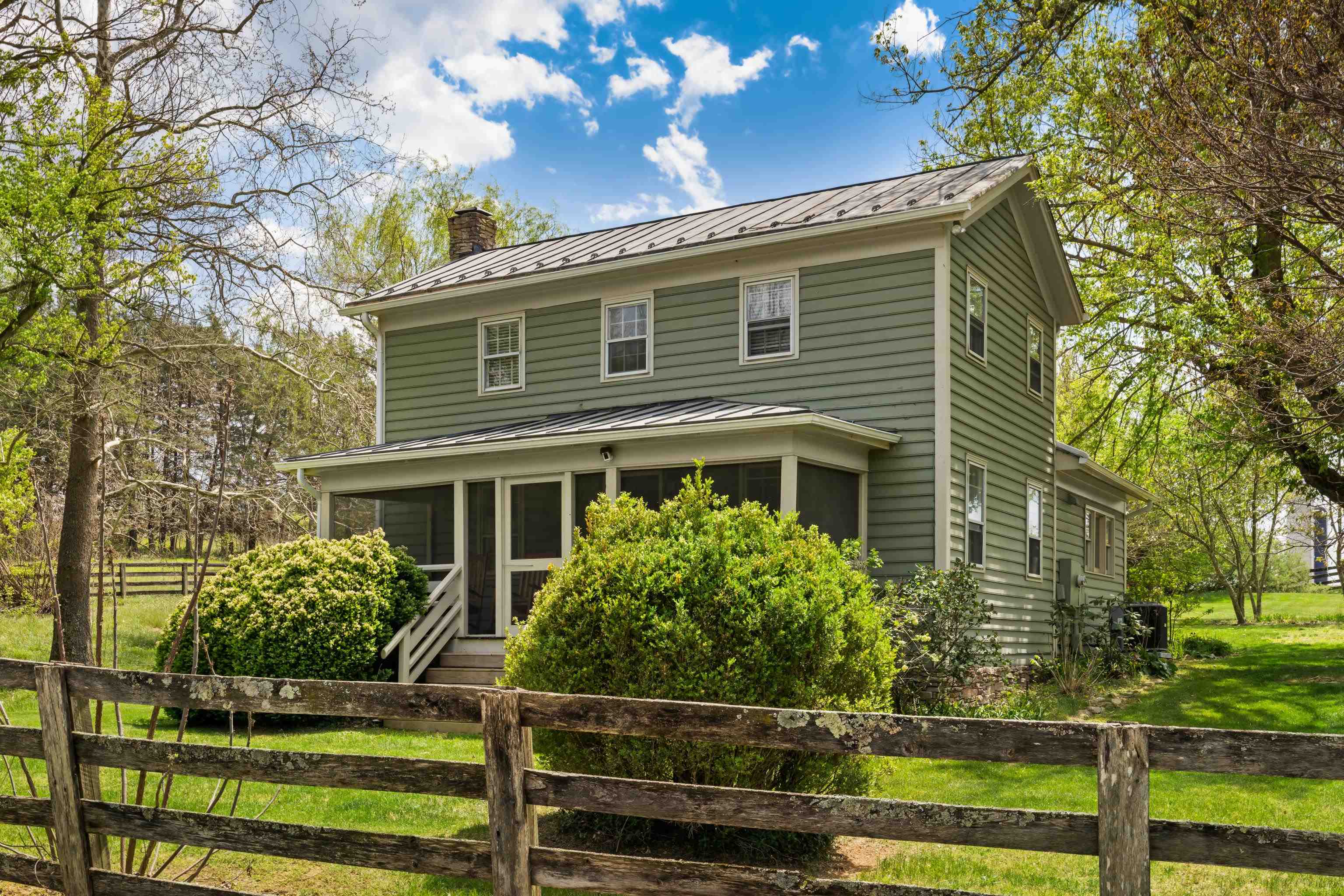 396 BELLEVUE LN