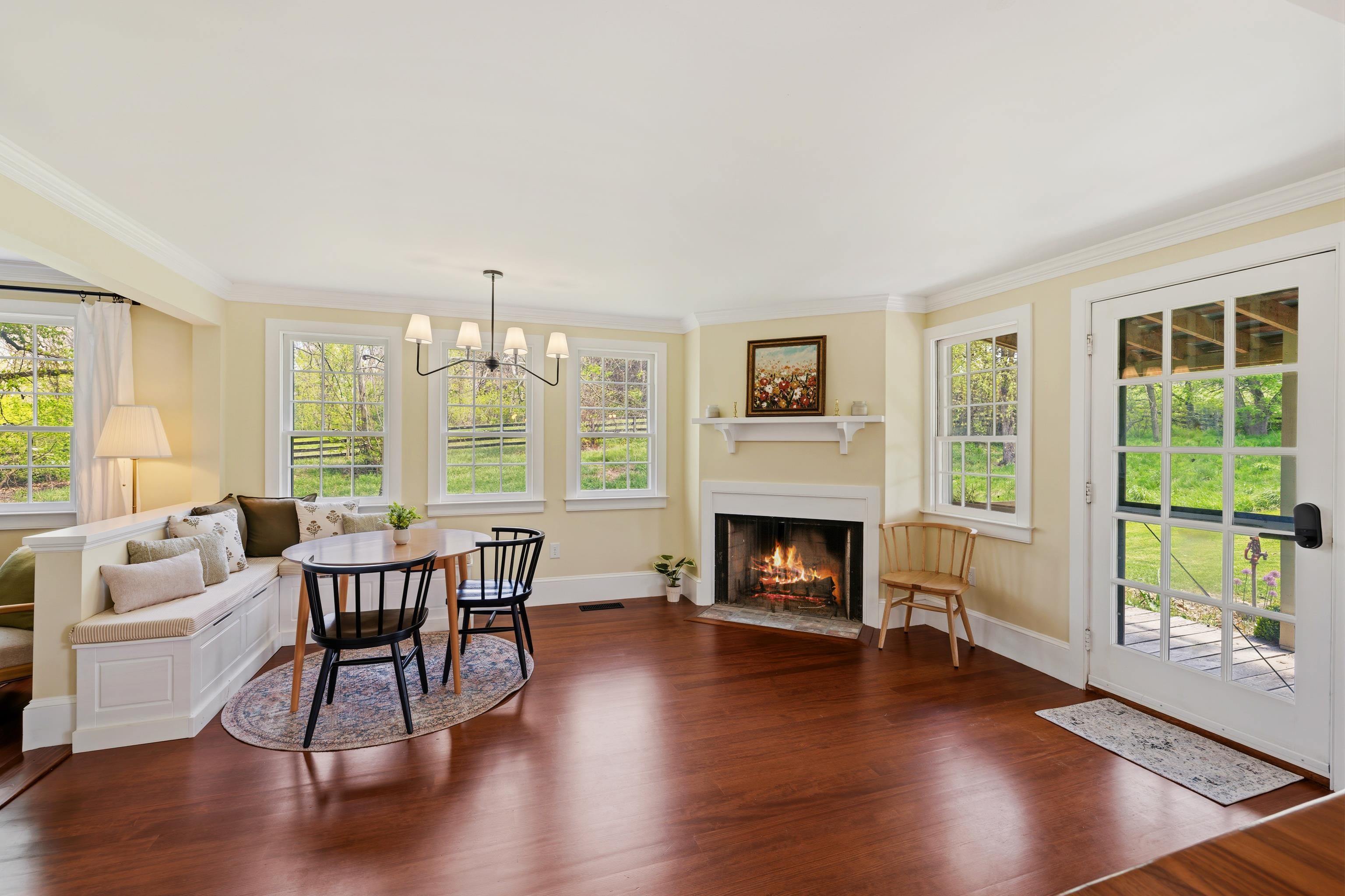396 BELLEVUE LN