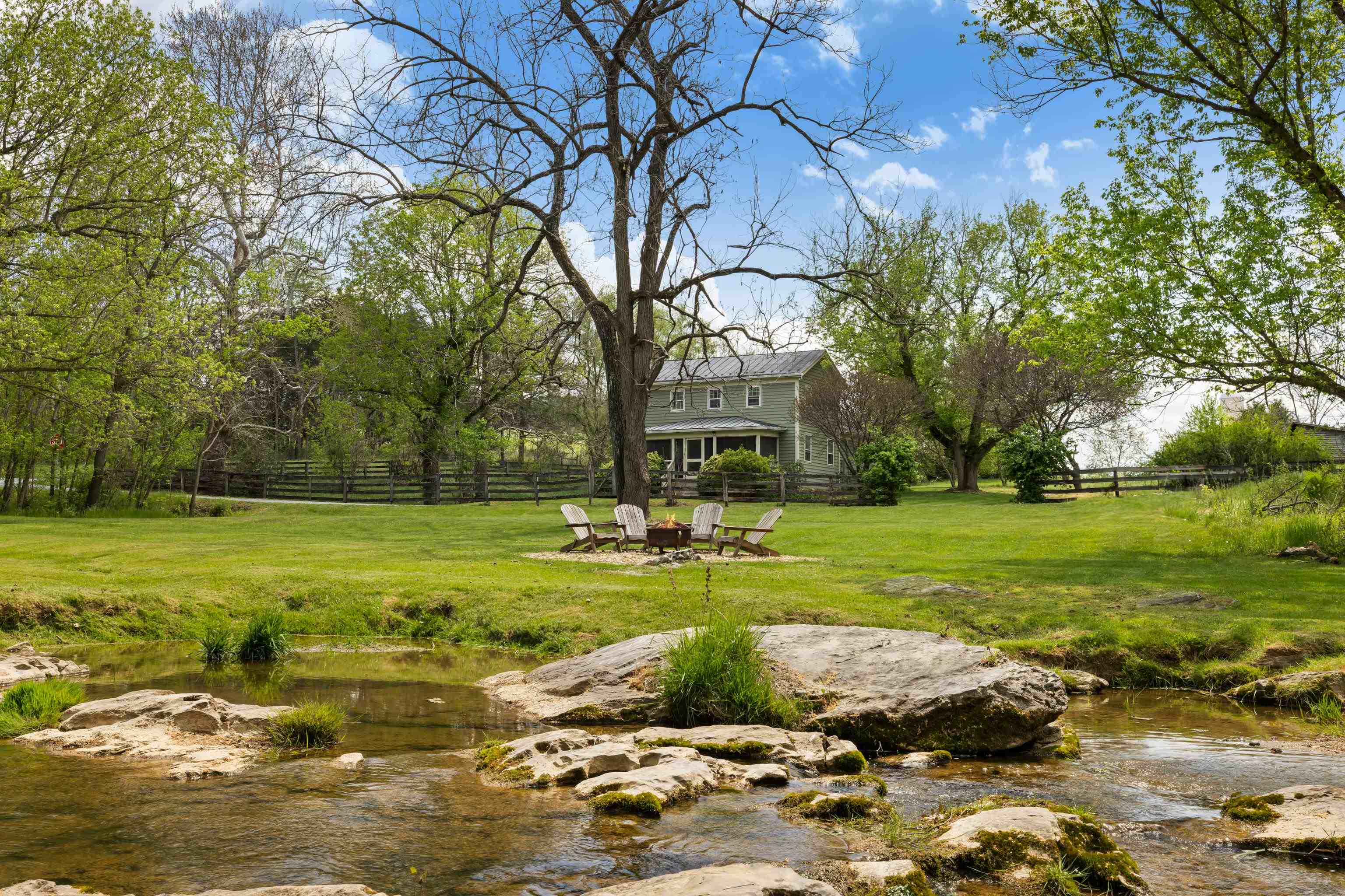 396 BELLEVUE LN