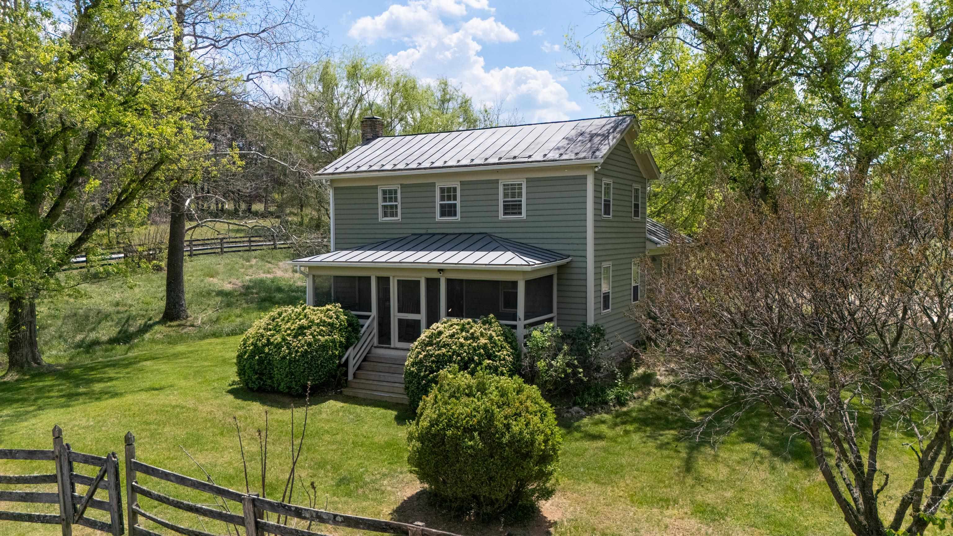 396 BELLEVUE LN