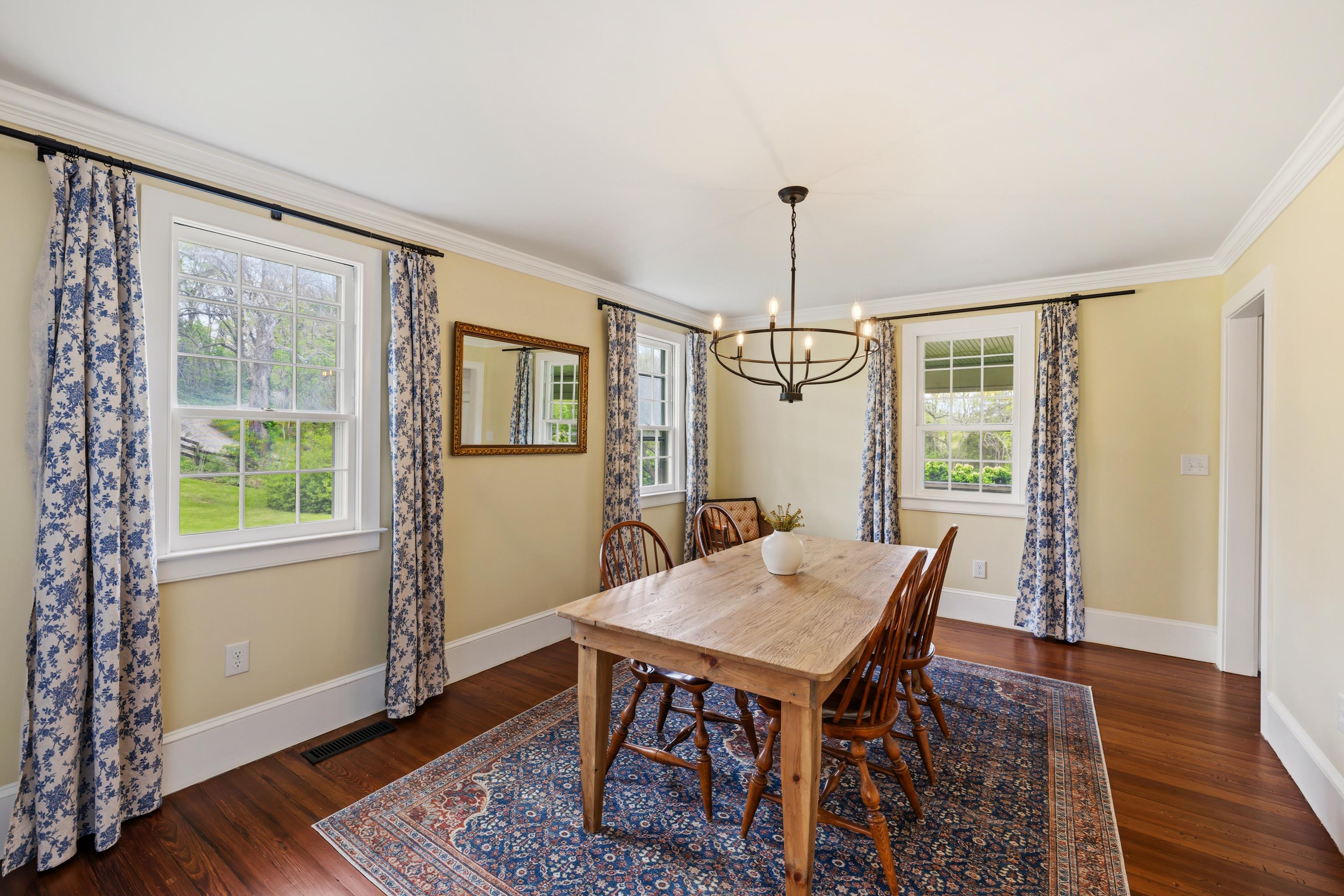 396 BELLEVUE LN