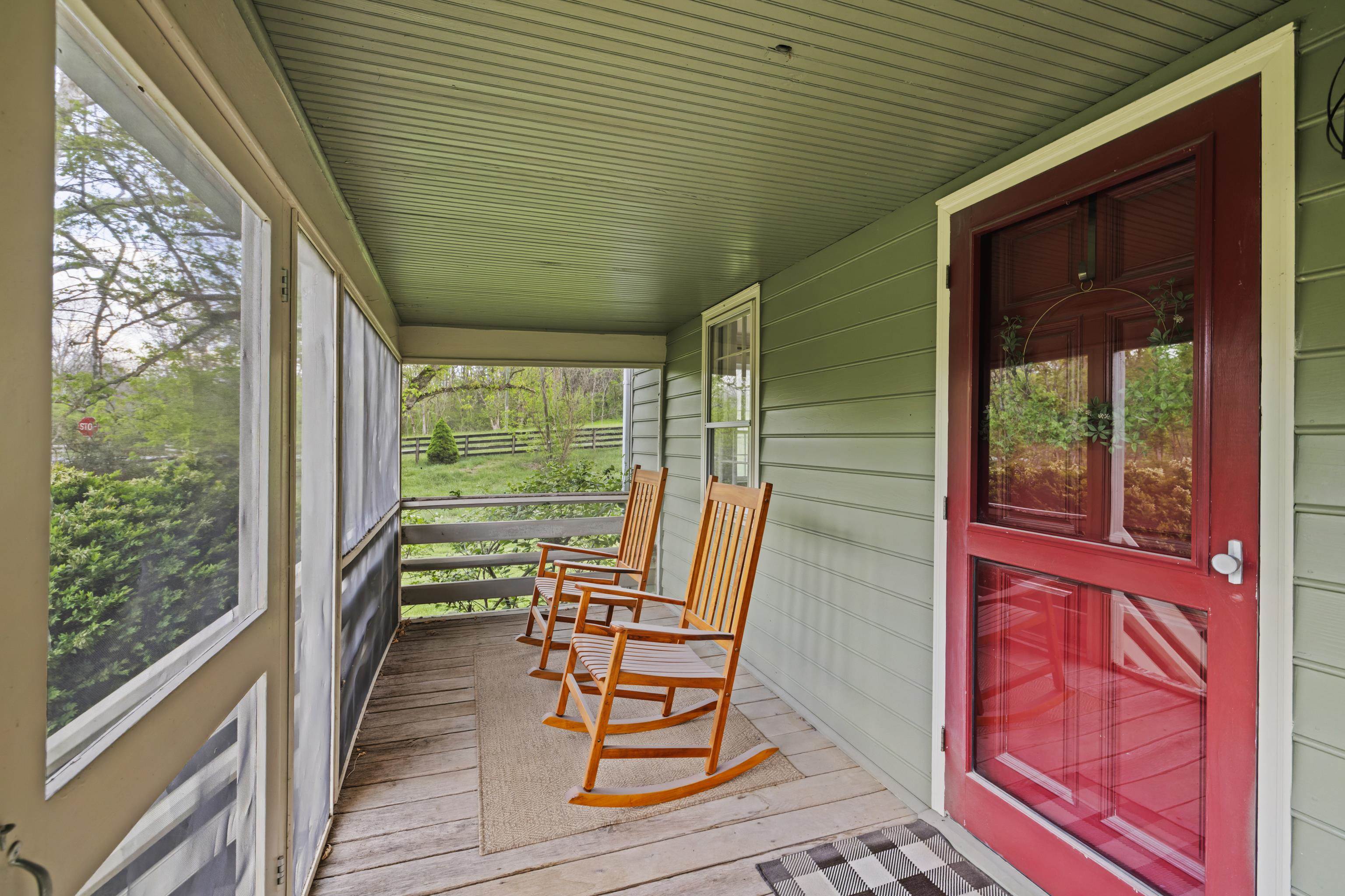 396 BELLEVUE LN
