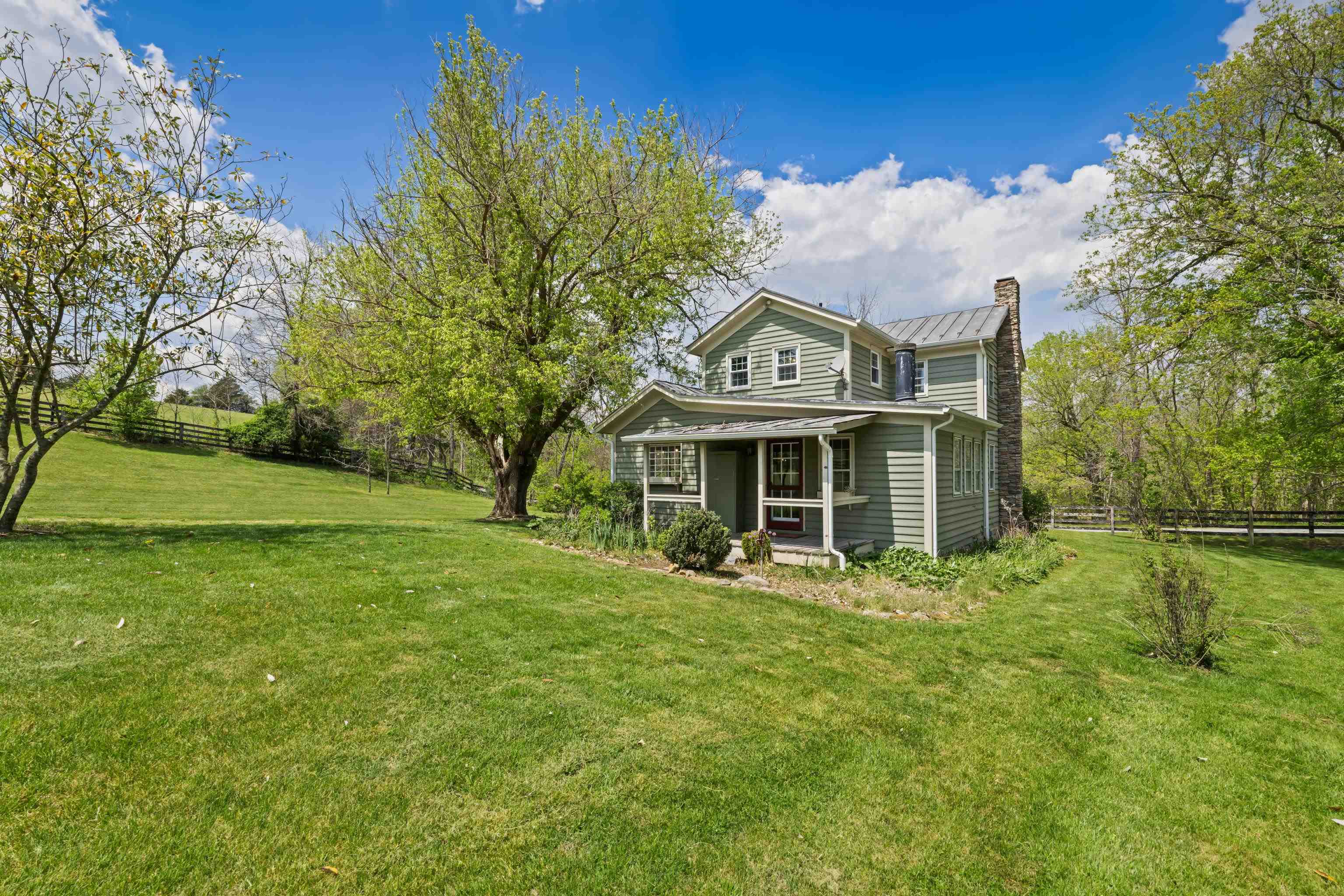 396 BELLEVUE LN