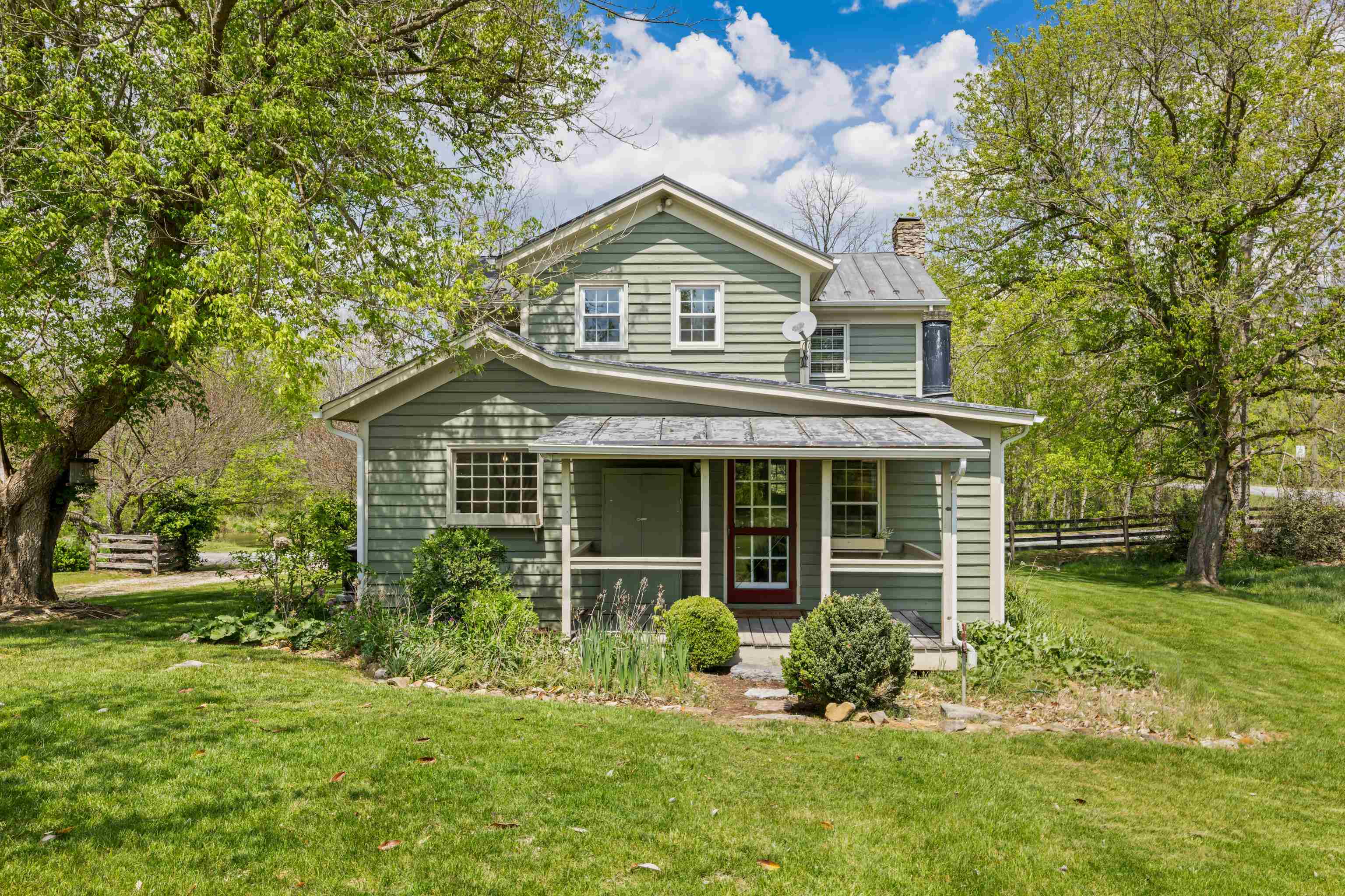 396 BELLEVUE LN