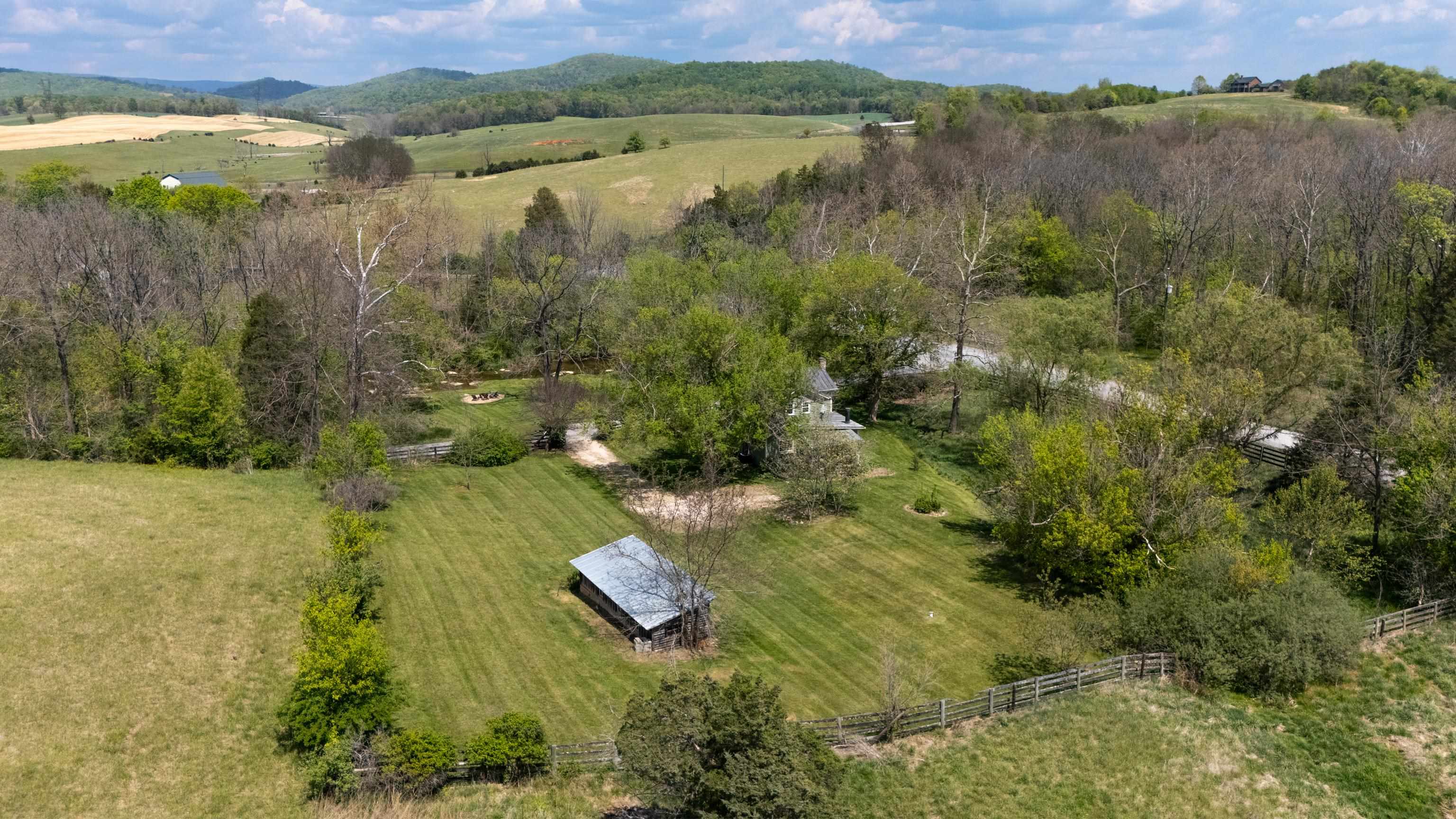 396 BELLEVUE LN