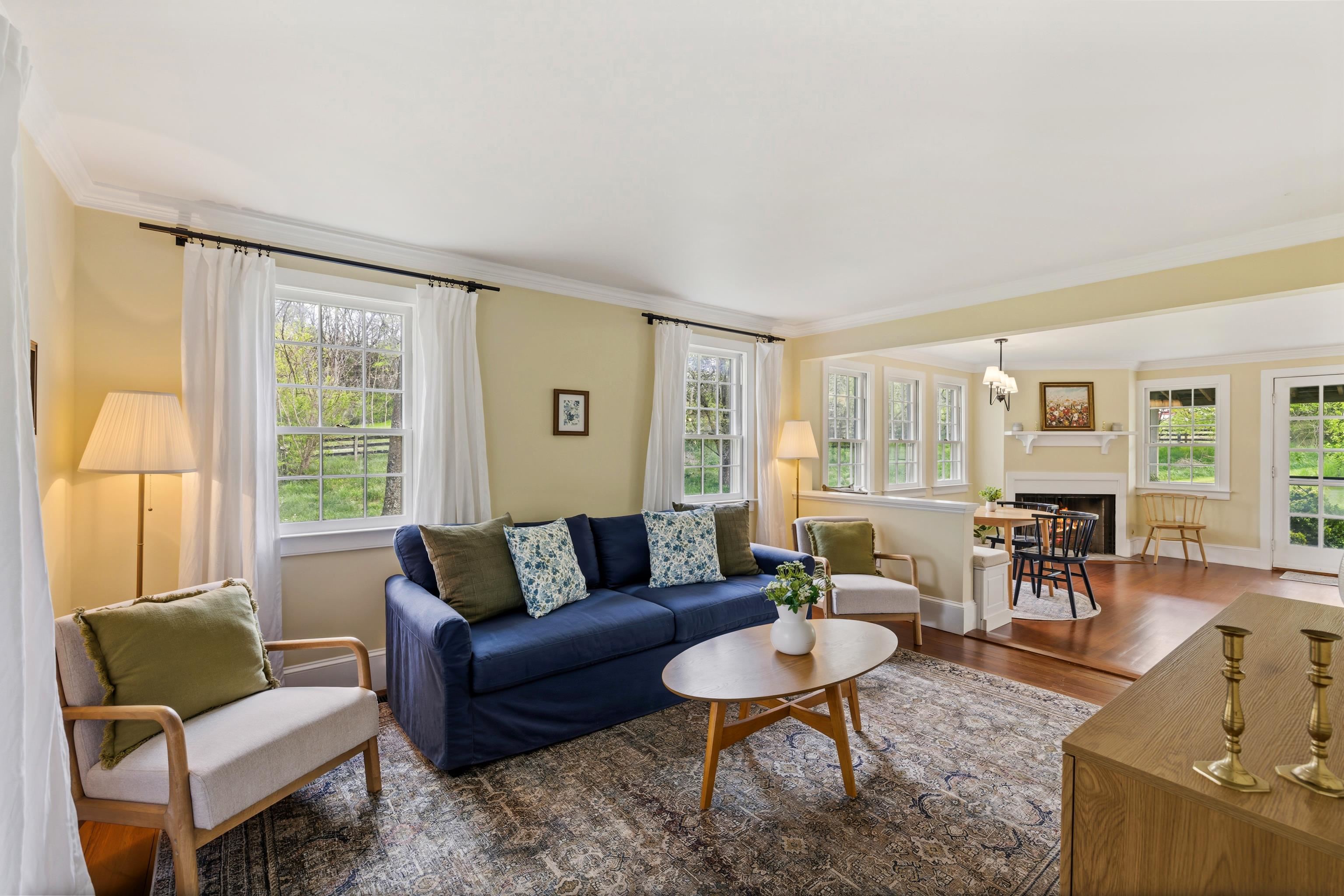 396 BELLEVUE LN