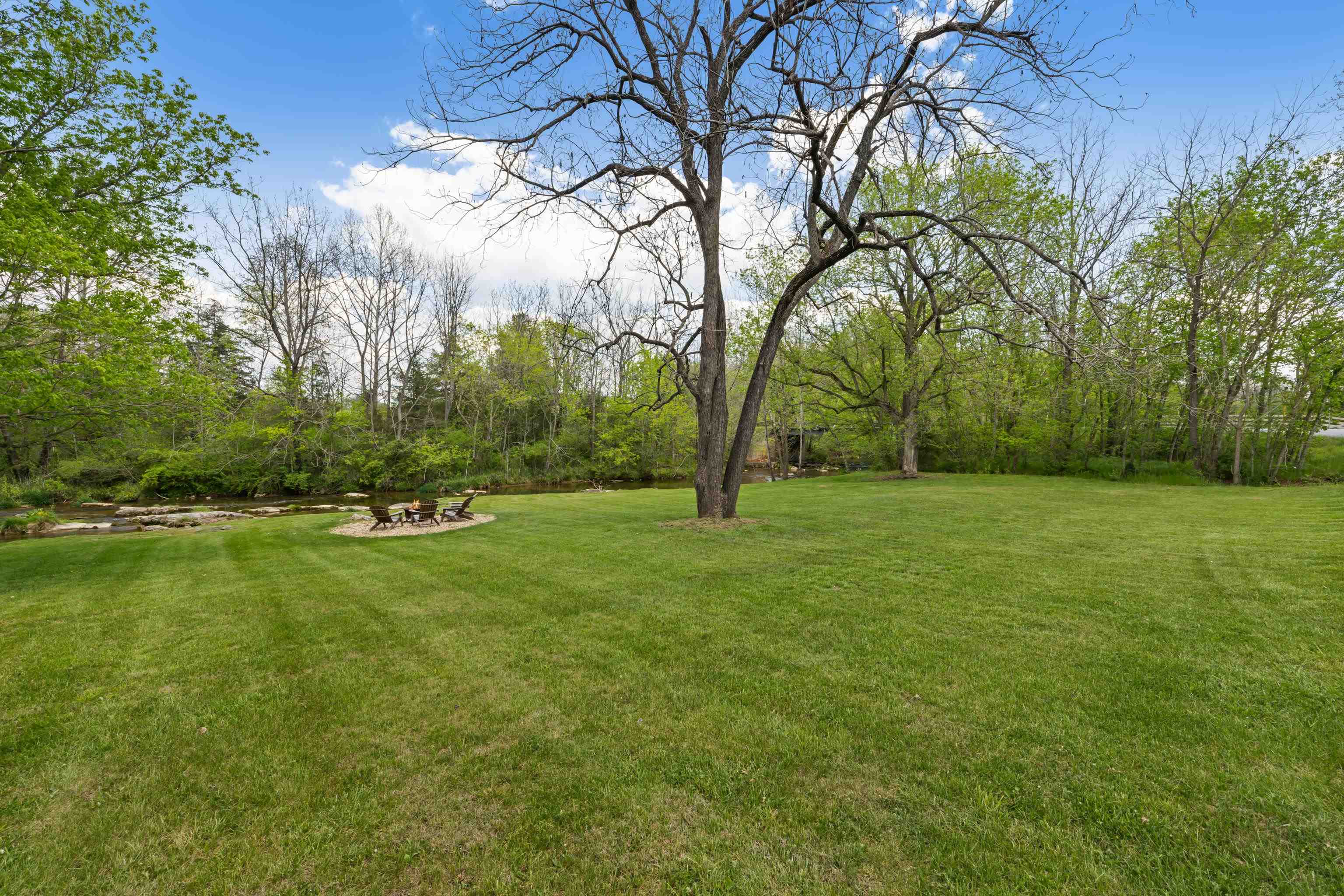 396 BELLEVUE LN