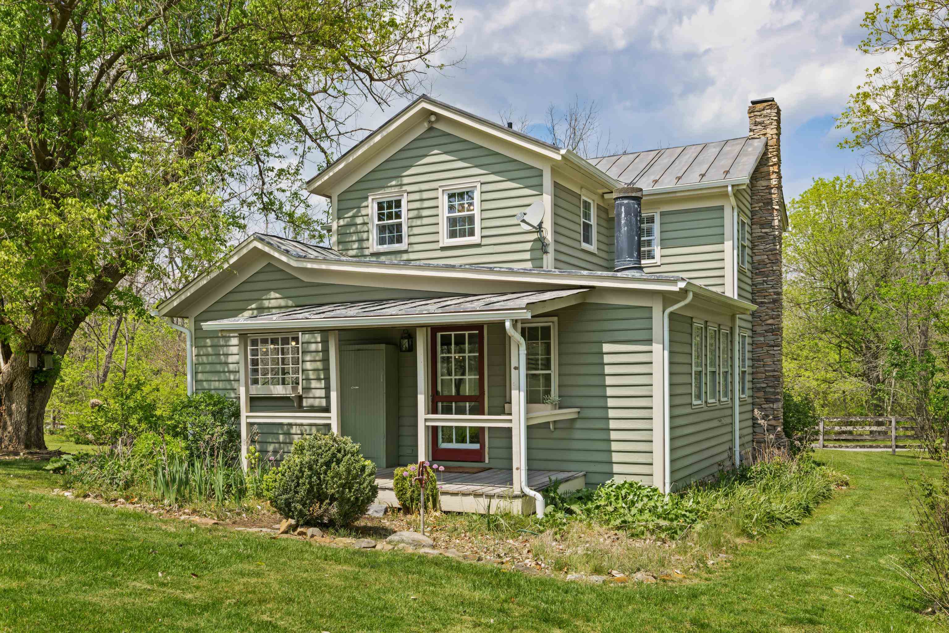 396 BELLEVUE LN