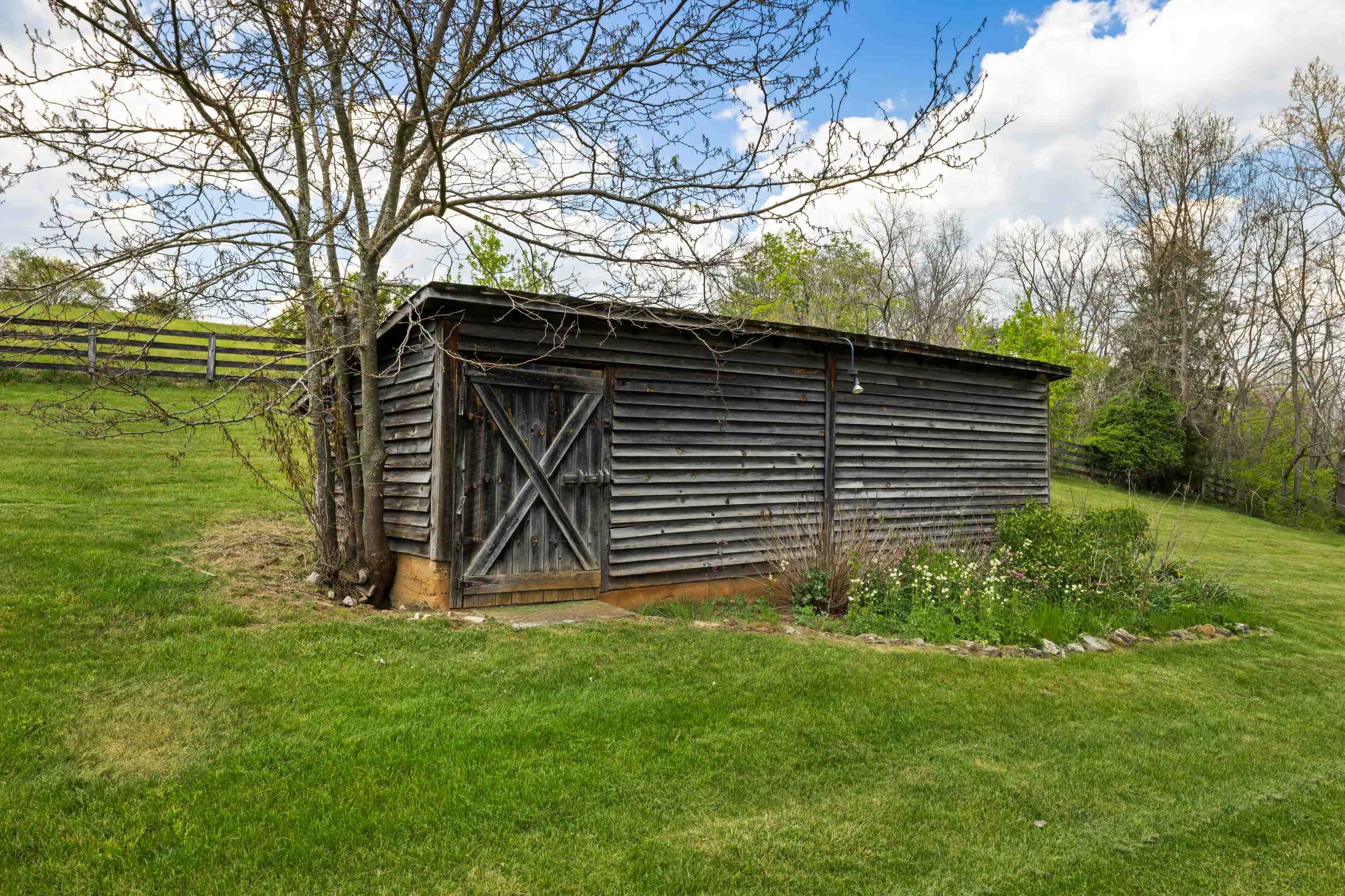 396 BELLEVUE LN