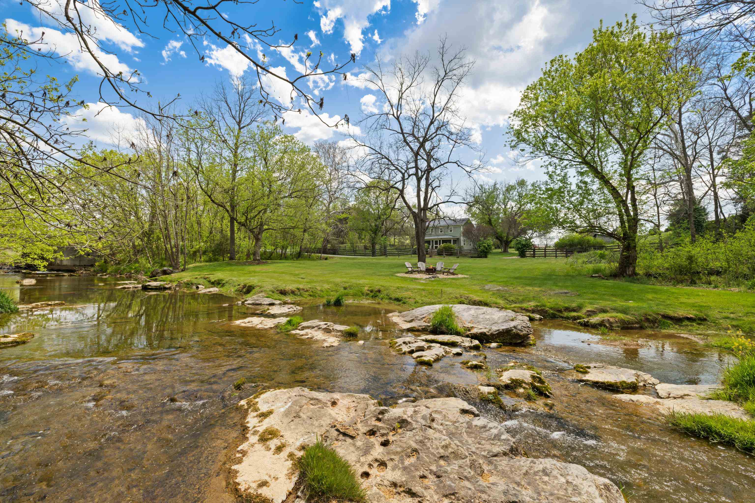 396 BELLEVUE LN