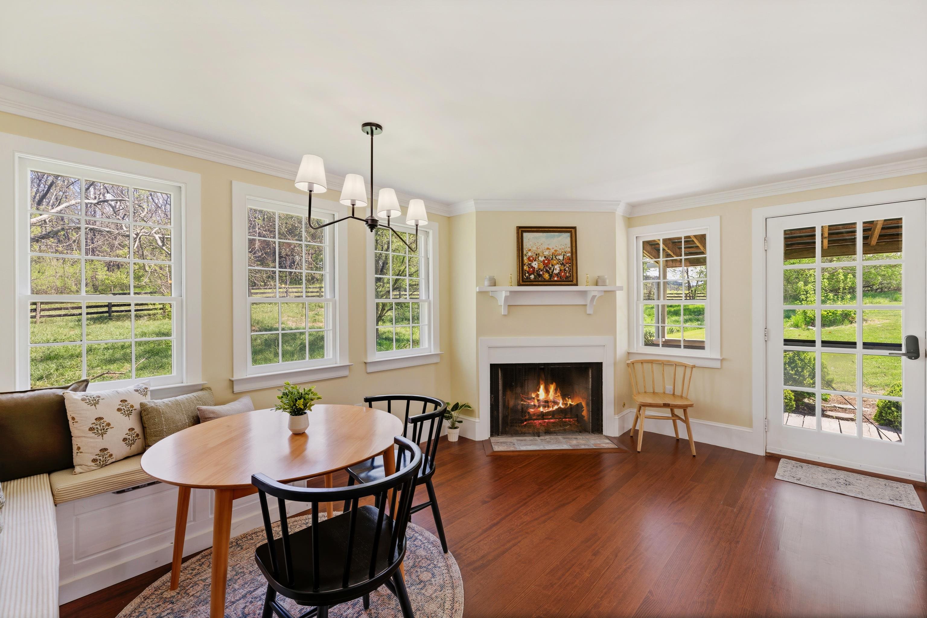 396 BELLEVUE LN