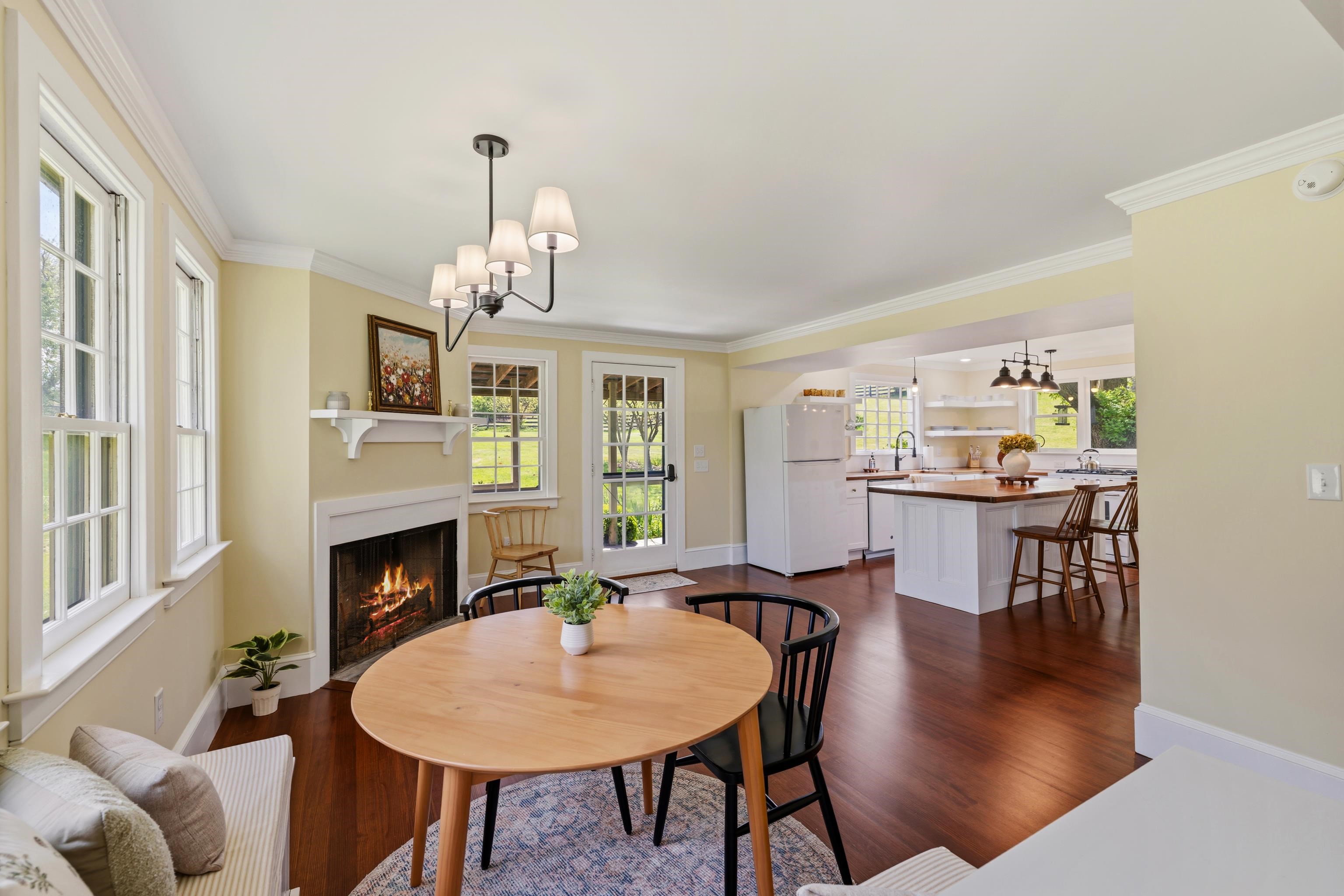 396 BELLEVUE LN