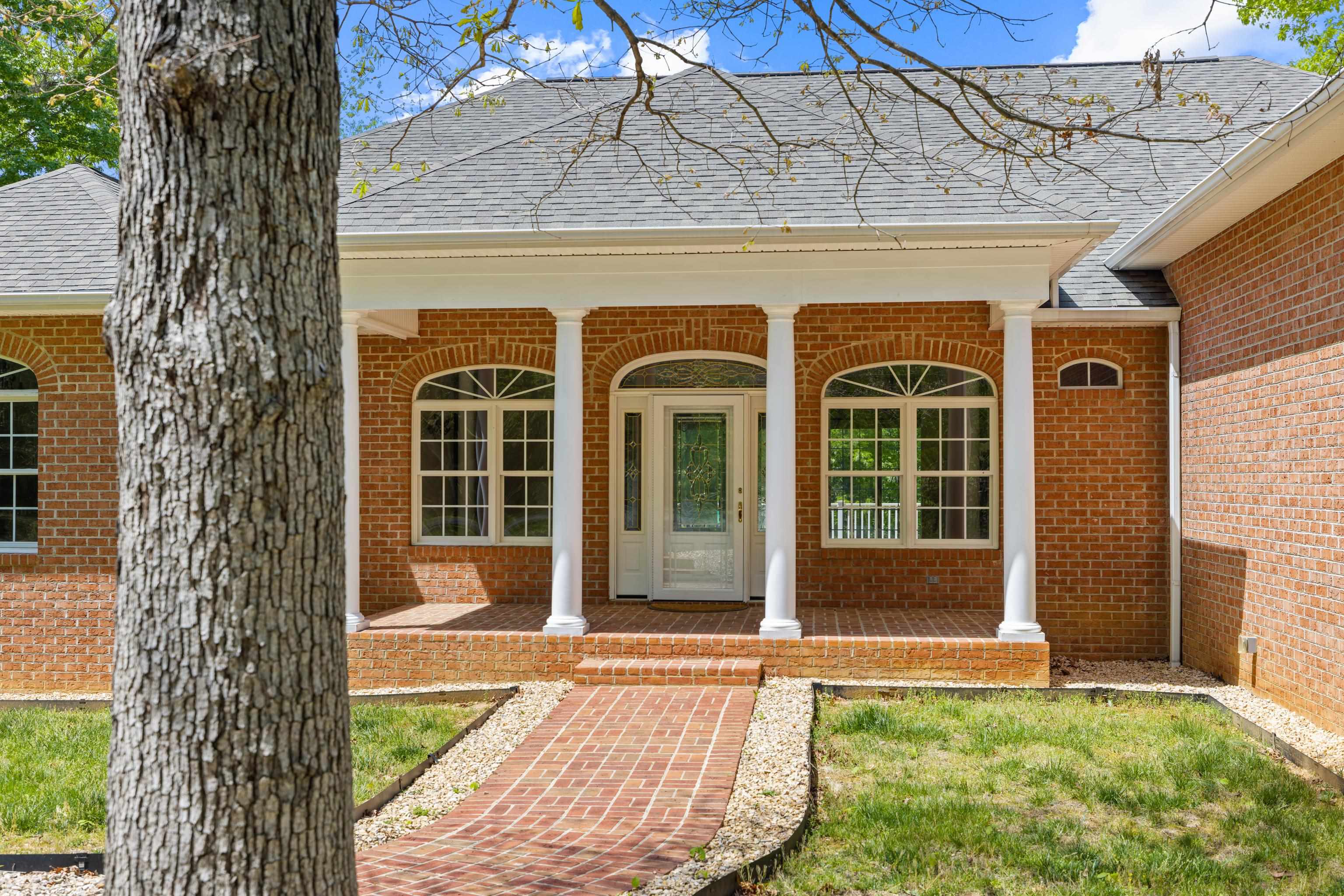 63 STONEYRIDGE LN
