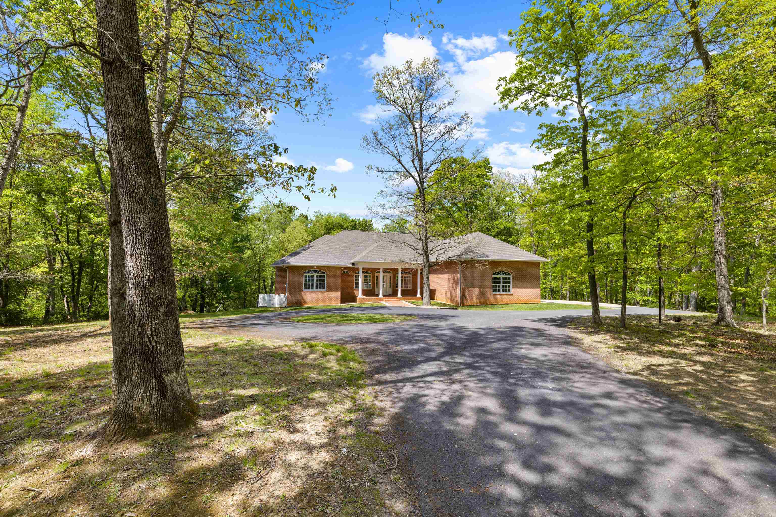 63 STONEYRIDGE LN