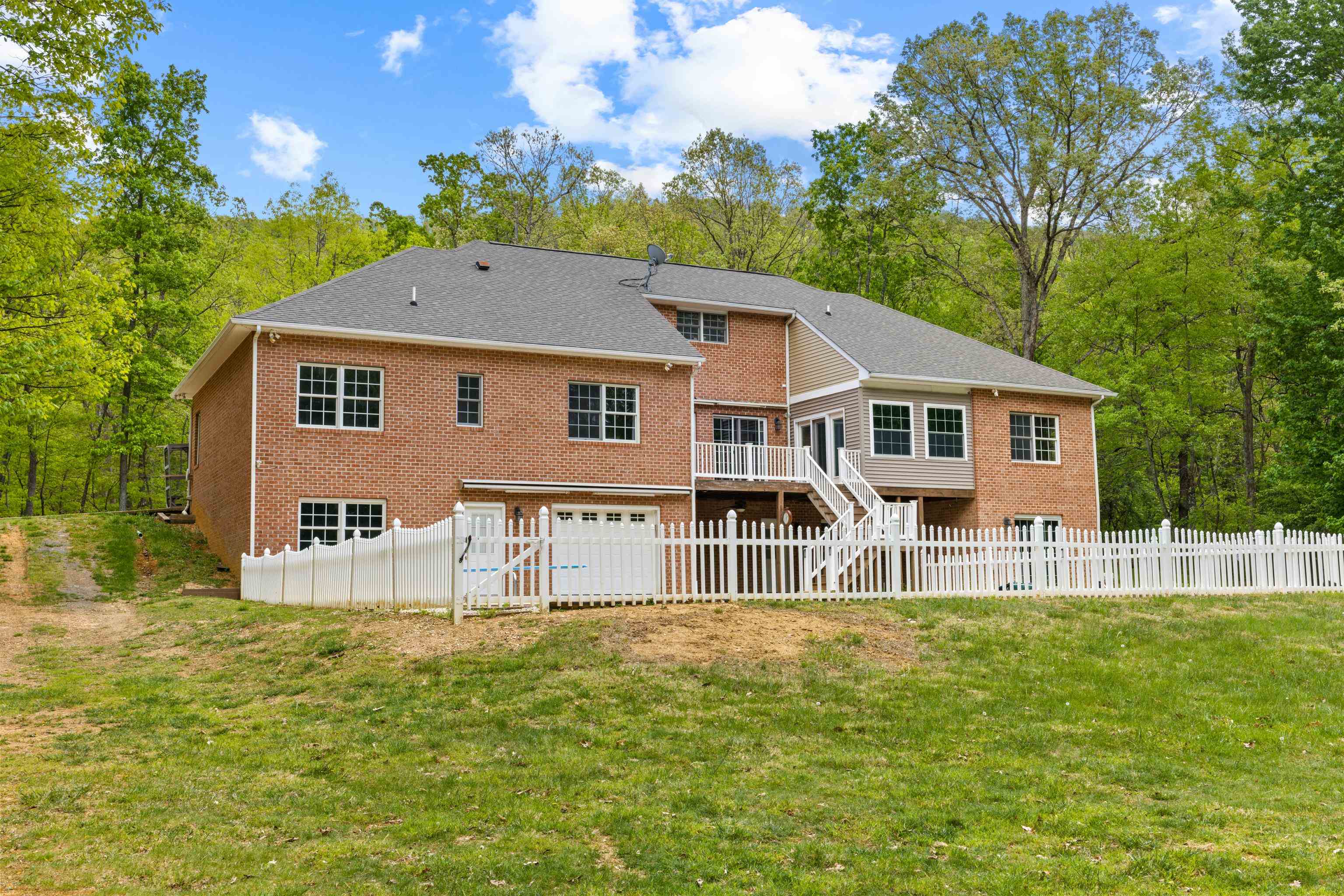 63 STONEYRIDGE LN