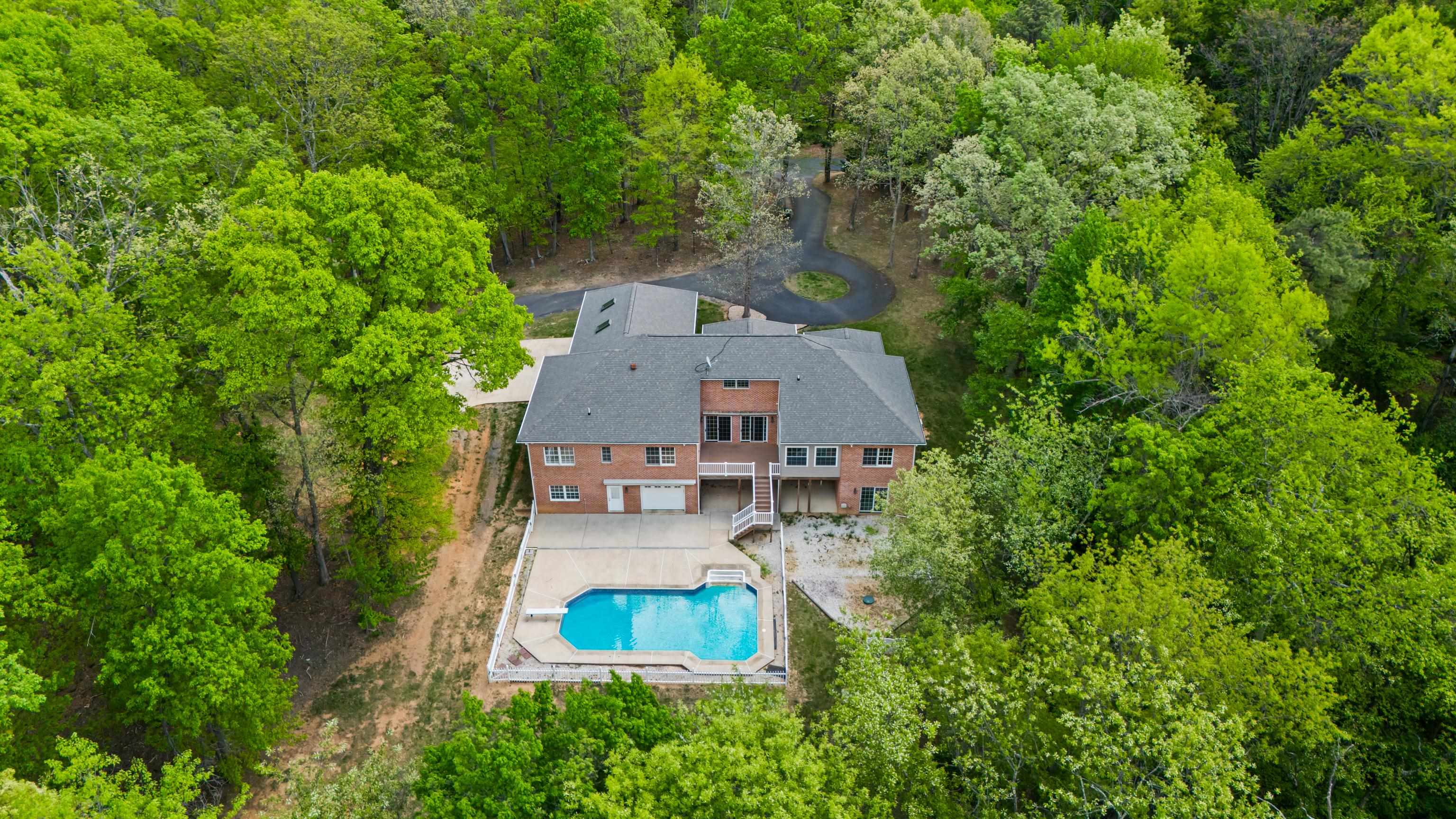 63 STONEYRIDGE LN