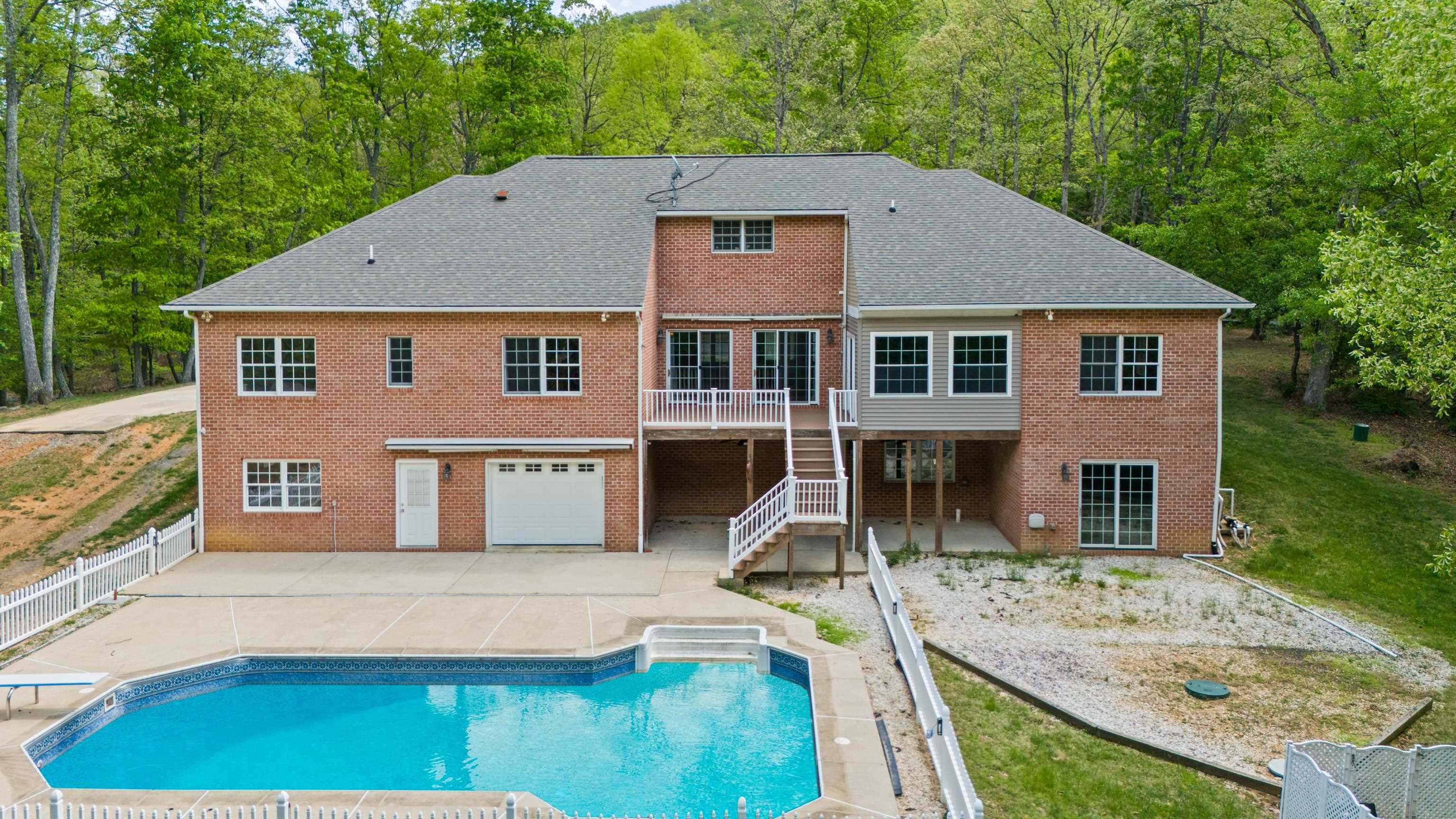 63 STONEYRIDGE LN